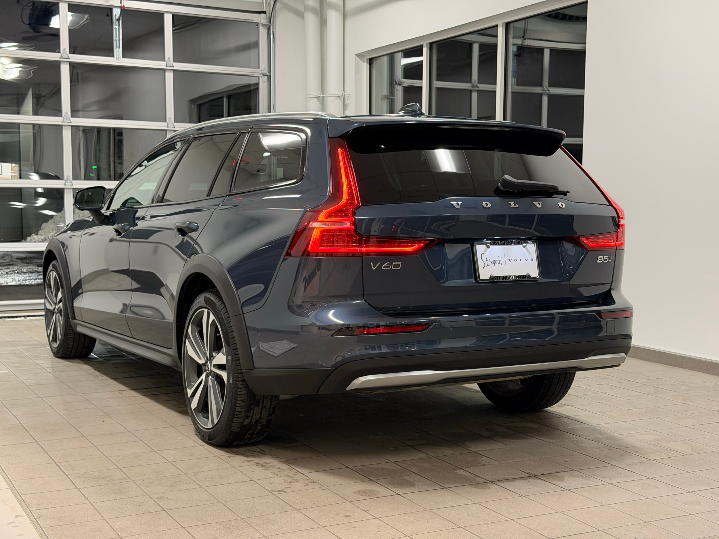 used 2025 Volvo V60 Cross Country car, priced at $41,500