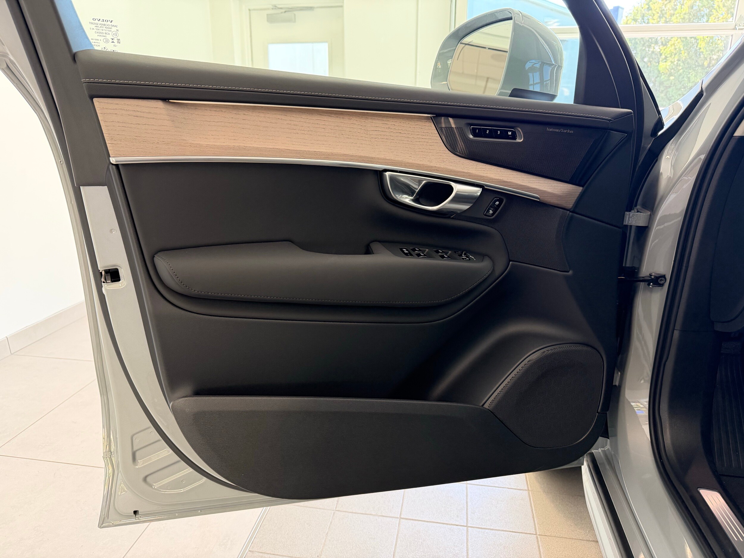 2026 Volvo XC90 Plus - Photo 15