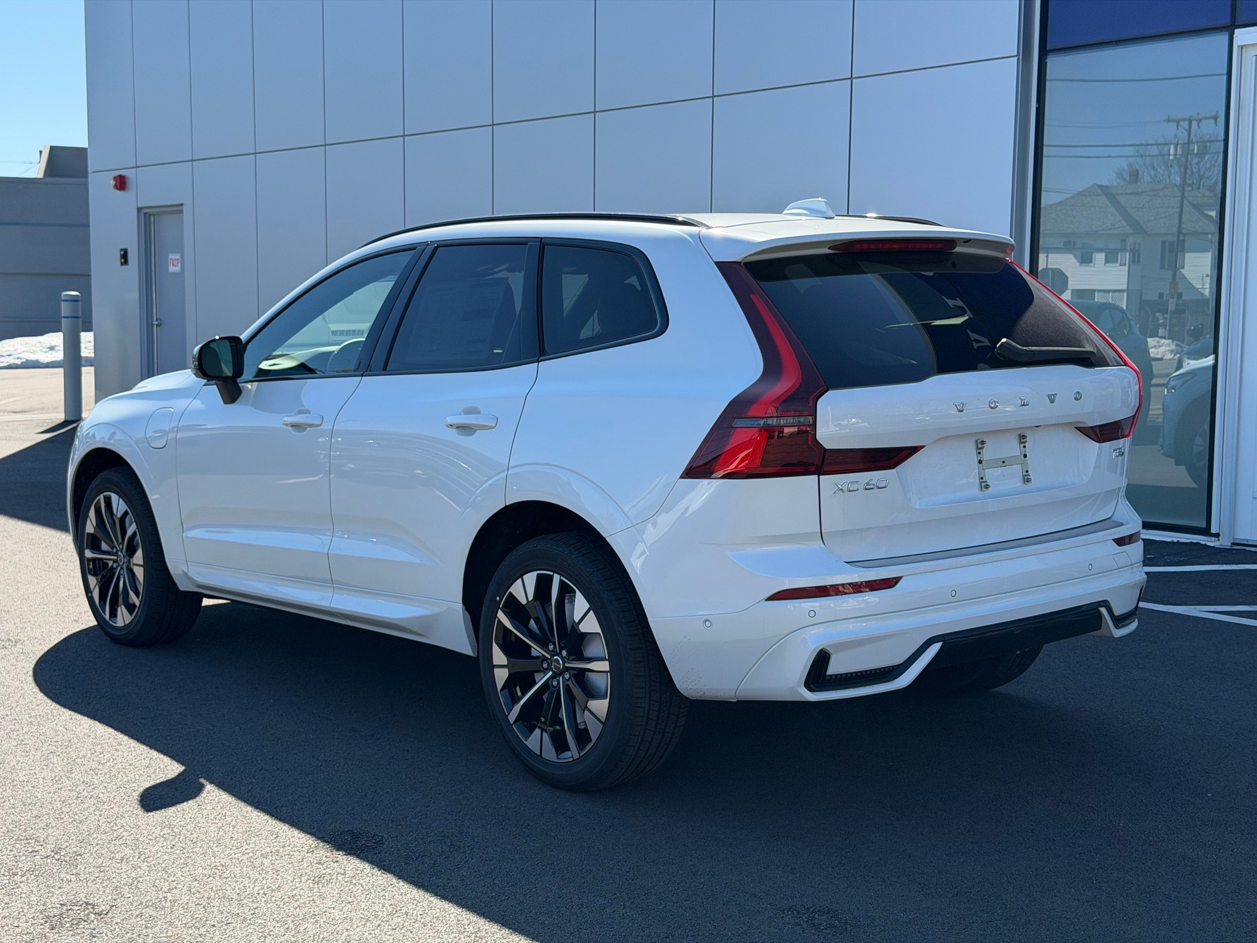 new 2026 Volvo XC60 plug-in hybrid car, priced at $69,405
