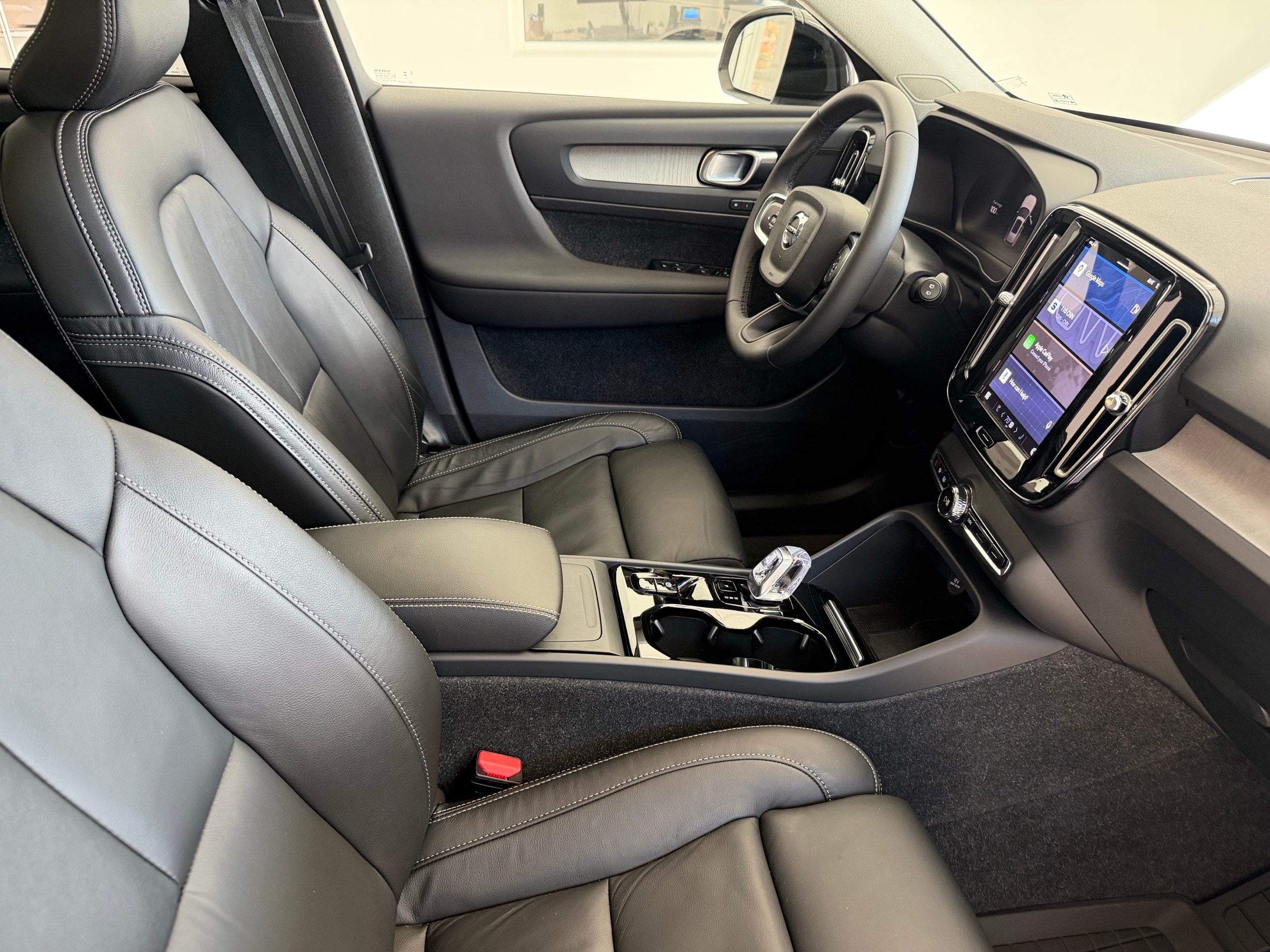 used 2023 Volvo XC40 car, priced at $31,500