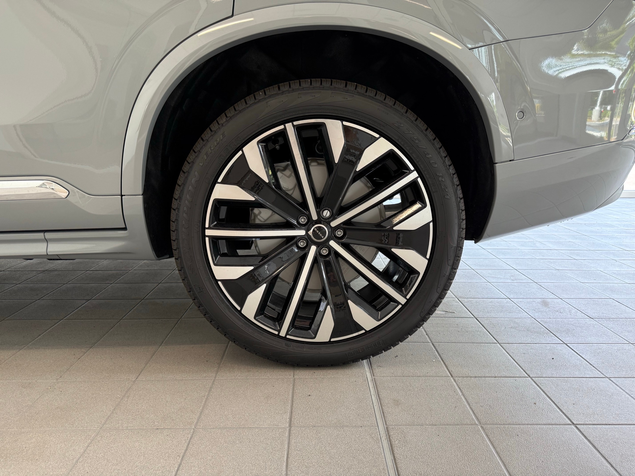 2026 Volvo XC90 Plus - Photo 11