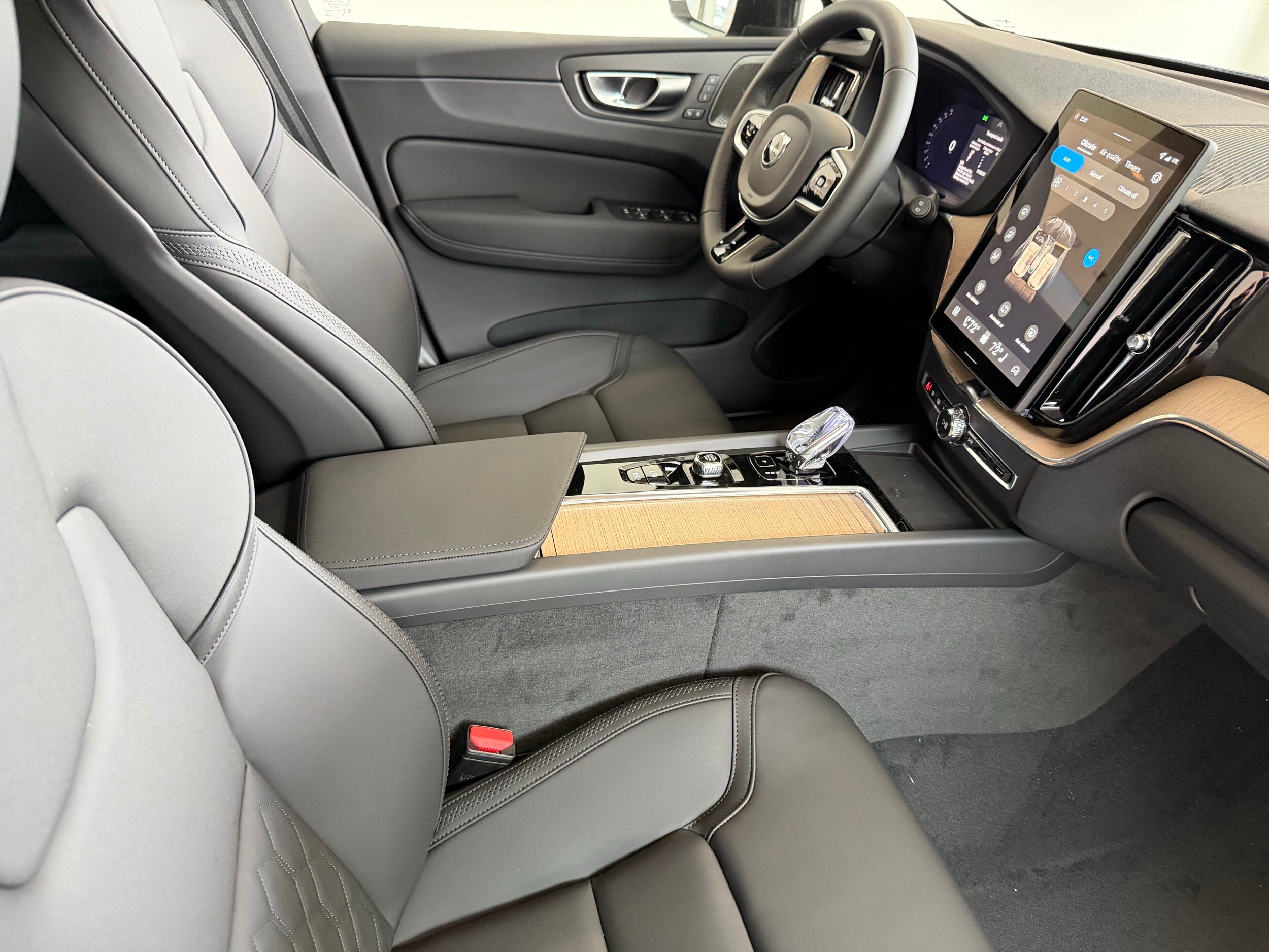 new 2026 Volvo XC60 car, priced at $58,490