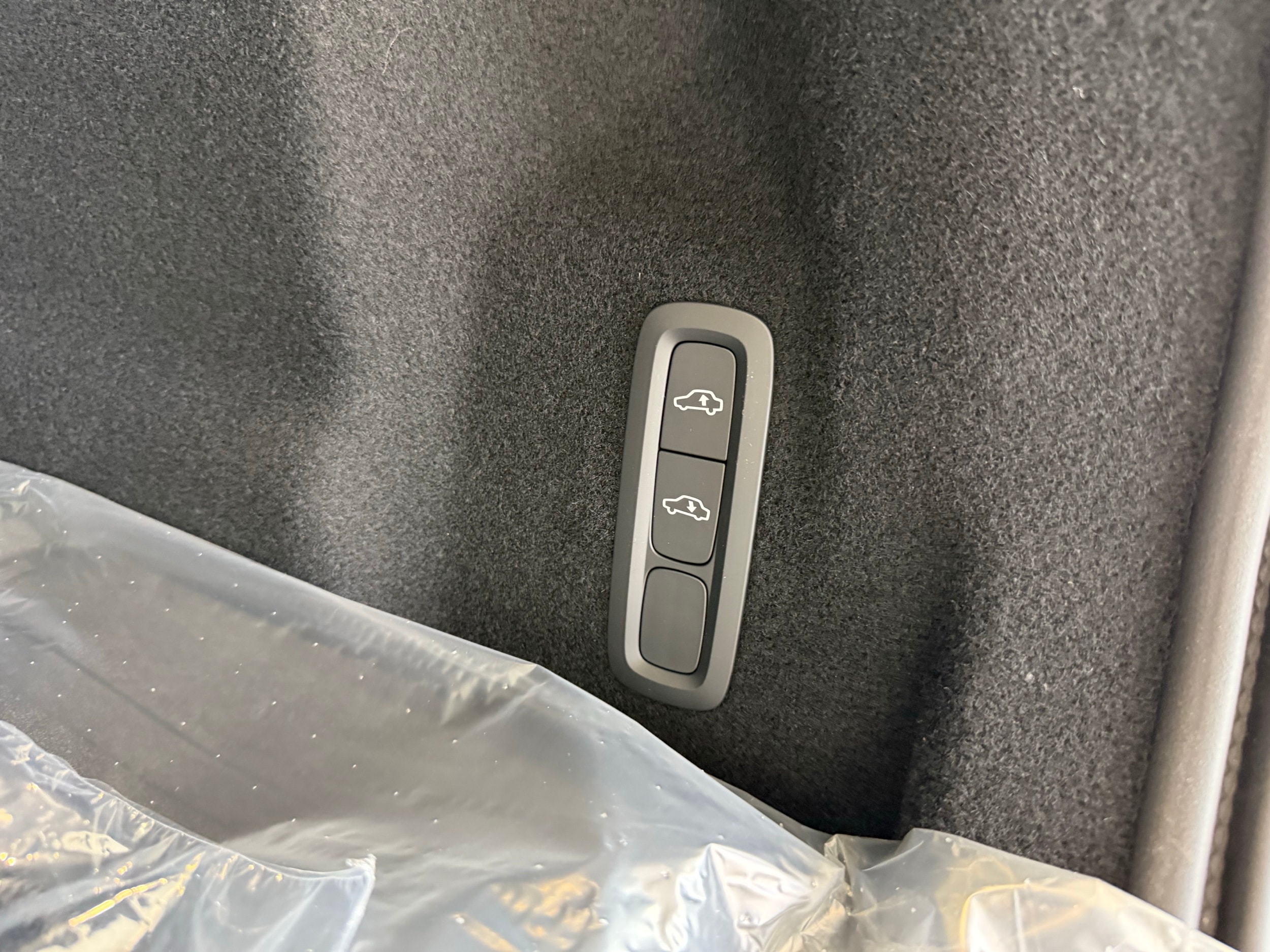 new 2026 Volvo XC60 plug-in hybrid car, priced at $77,240