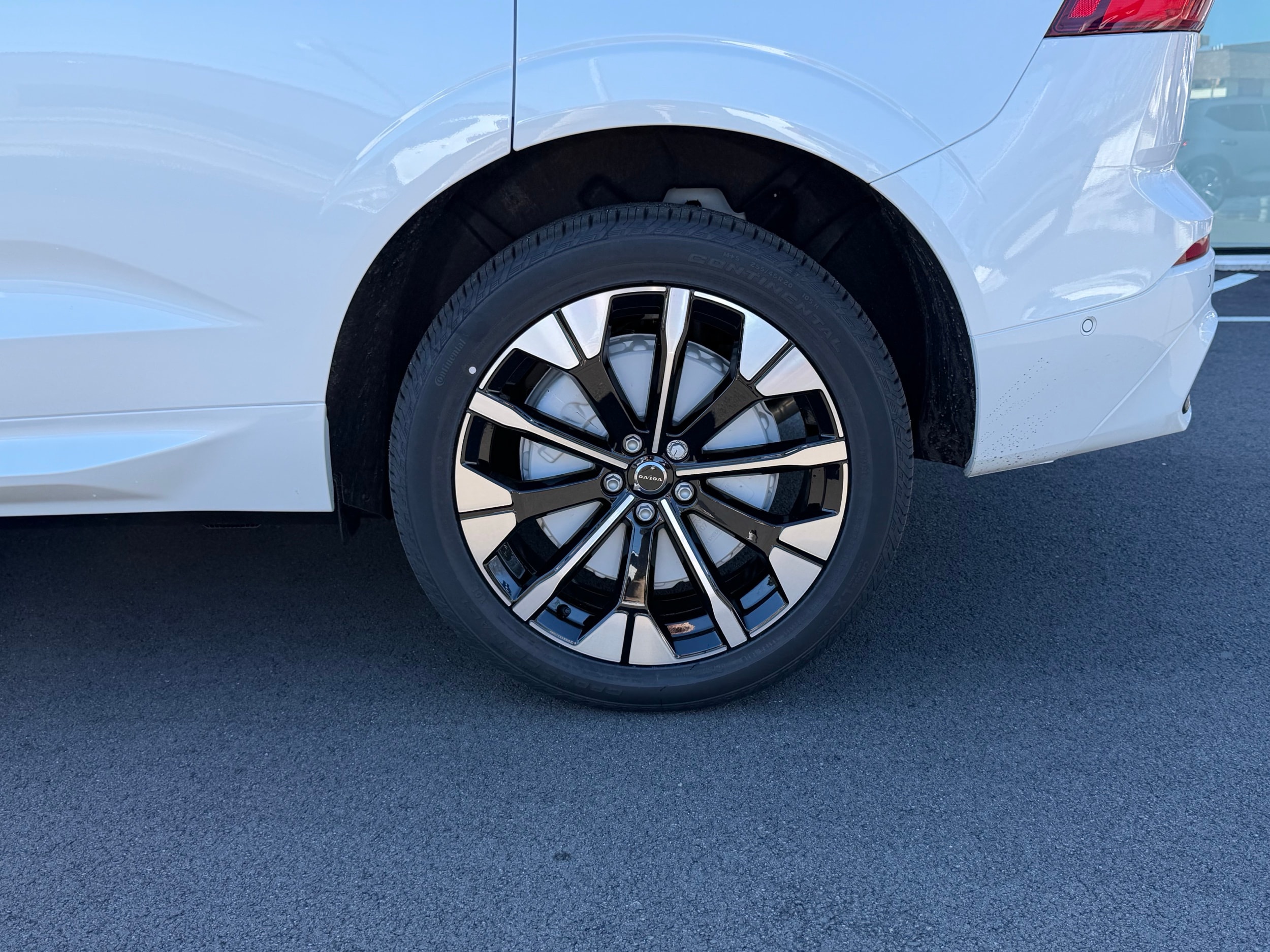 new 2026 Volvo XC60 plug-in hybrid car, priced at $69,405