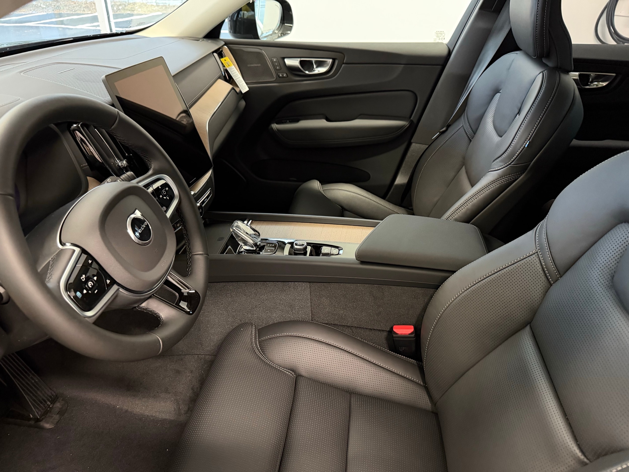 new 2026 Volvo XC60 plug-in hybrid car, priced at $75,235