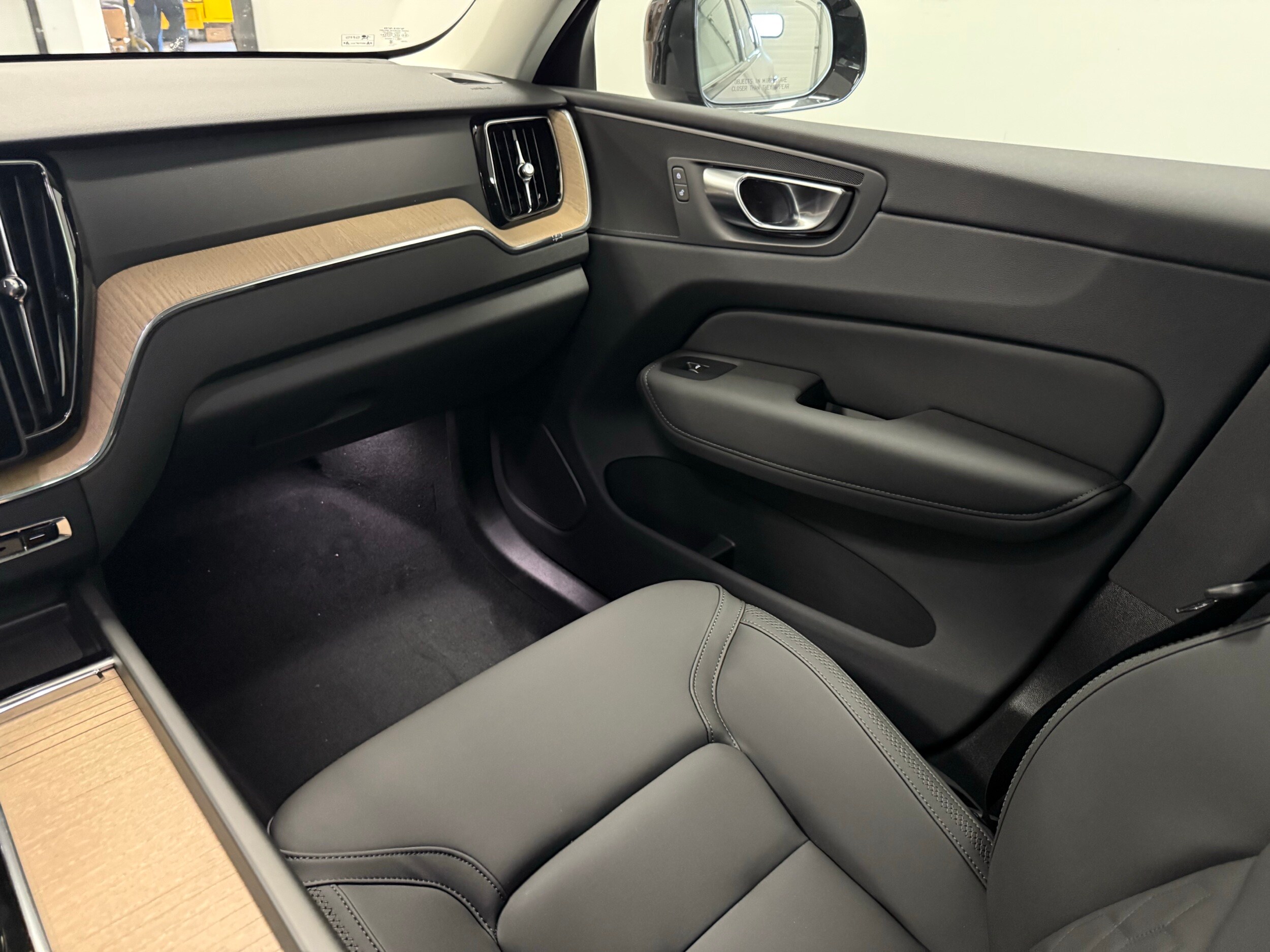 new 2026 Volvo XC60 car, priced at $57,985