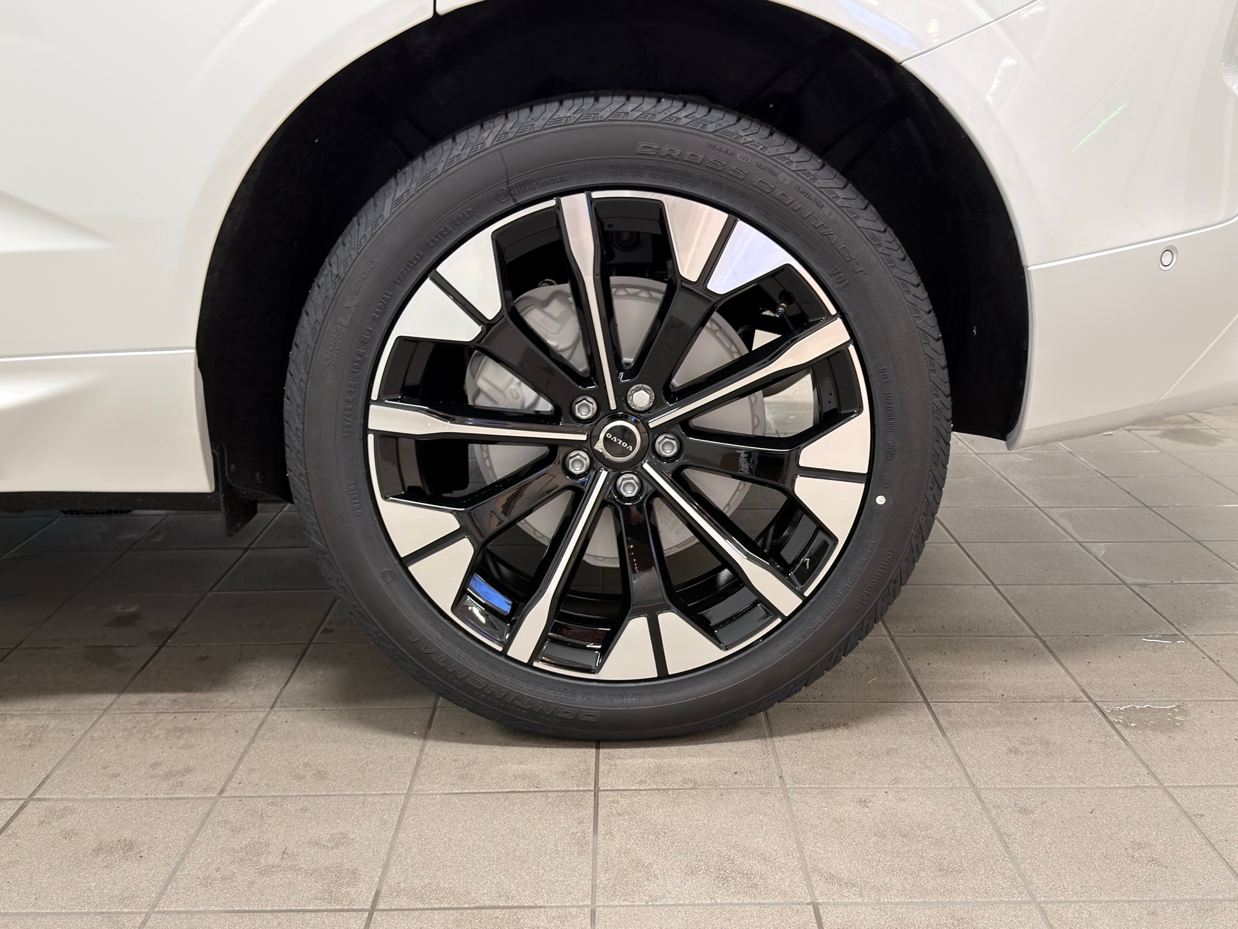 new 2026 Volvo XC60 car, priced at $57,985