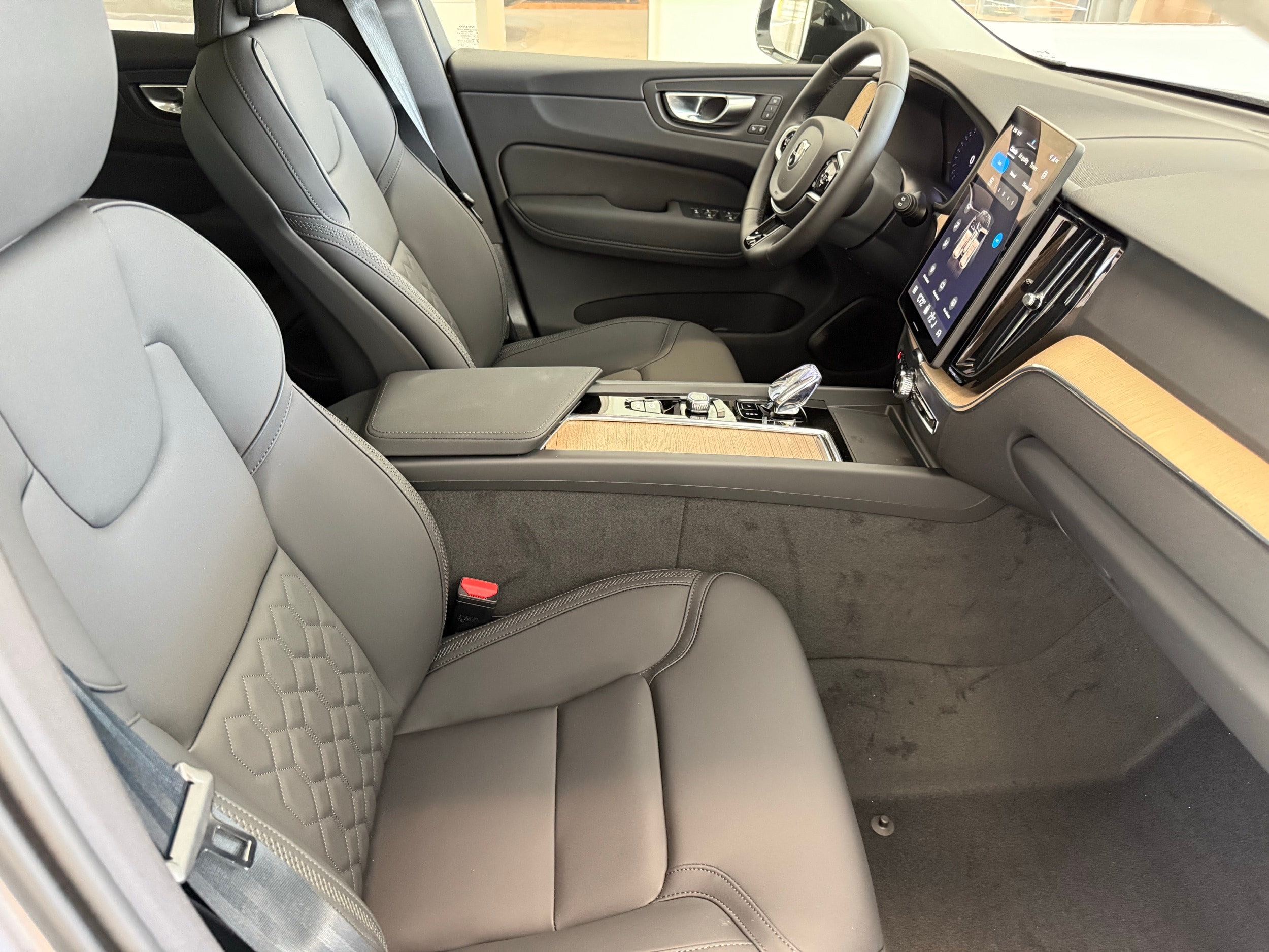 new 2026 Volvo XC60 car, priced at $57,985