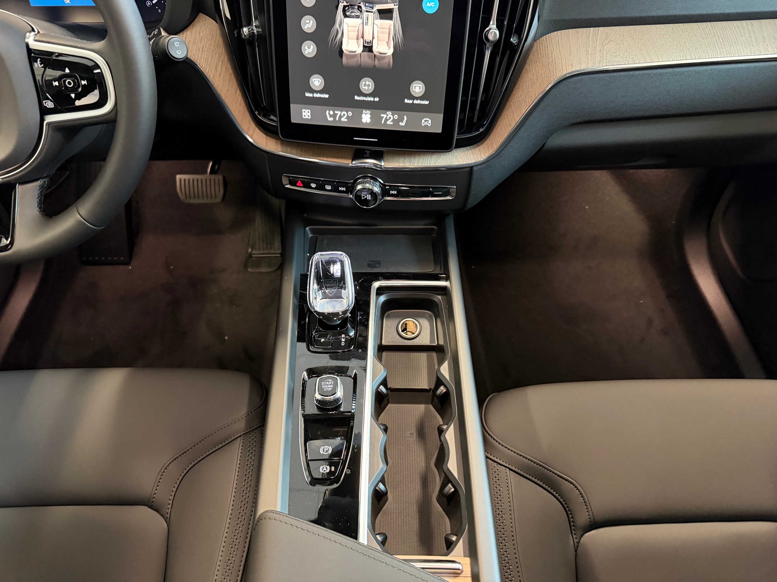 new 2026 Volvo XC60 car, priced at $57,985