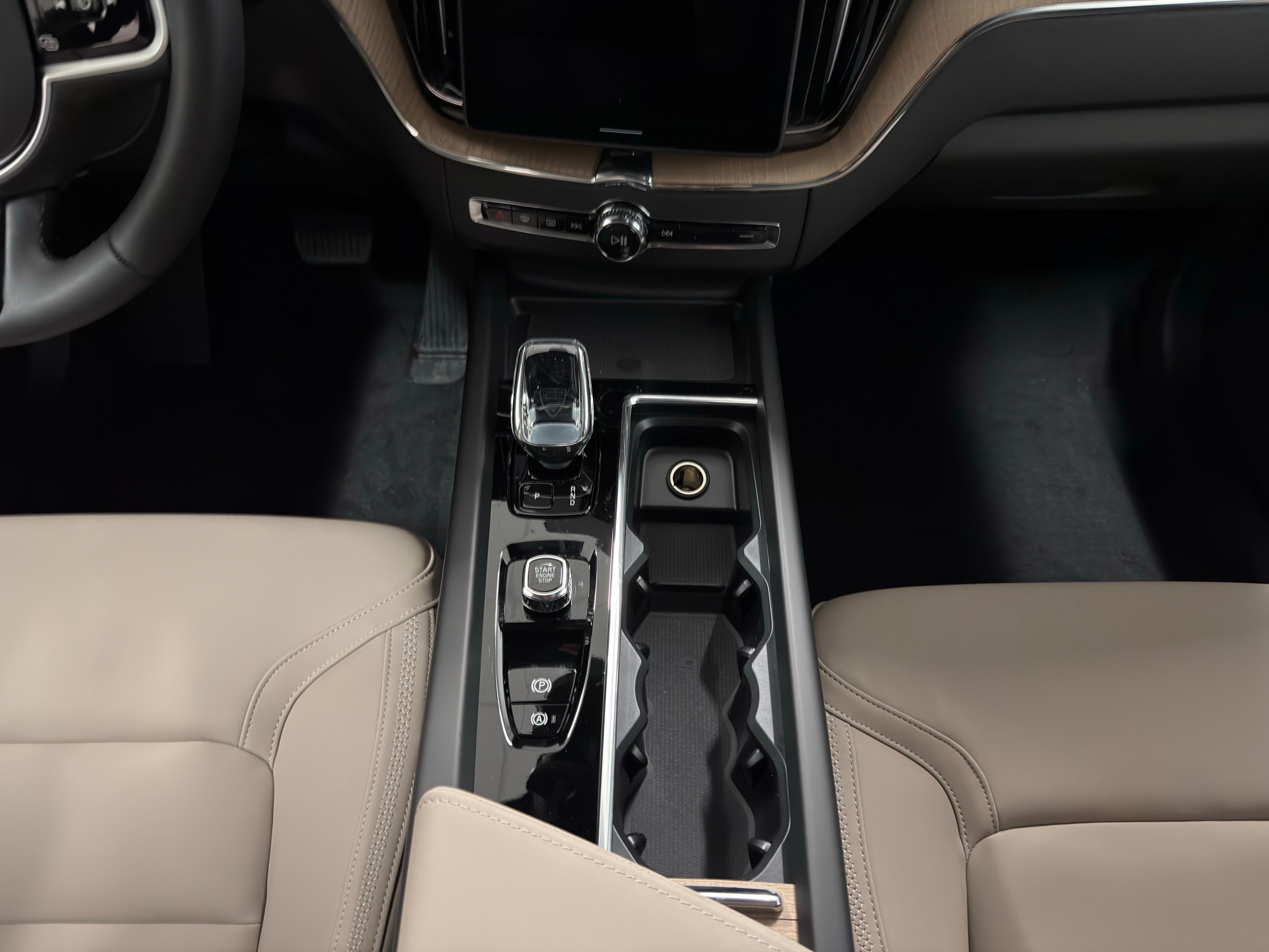 new 2026 Volvo XC60 car, priced at $57,985