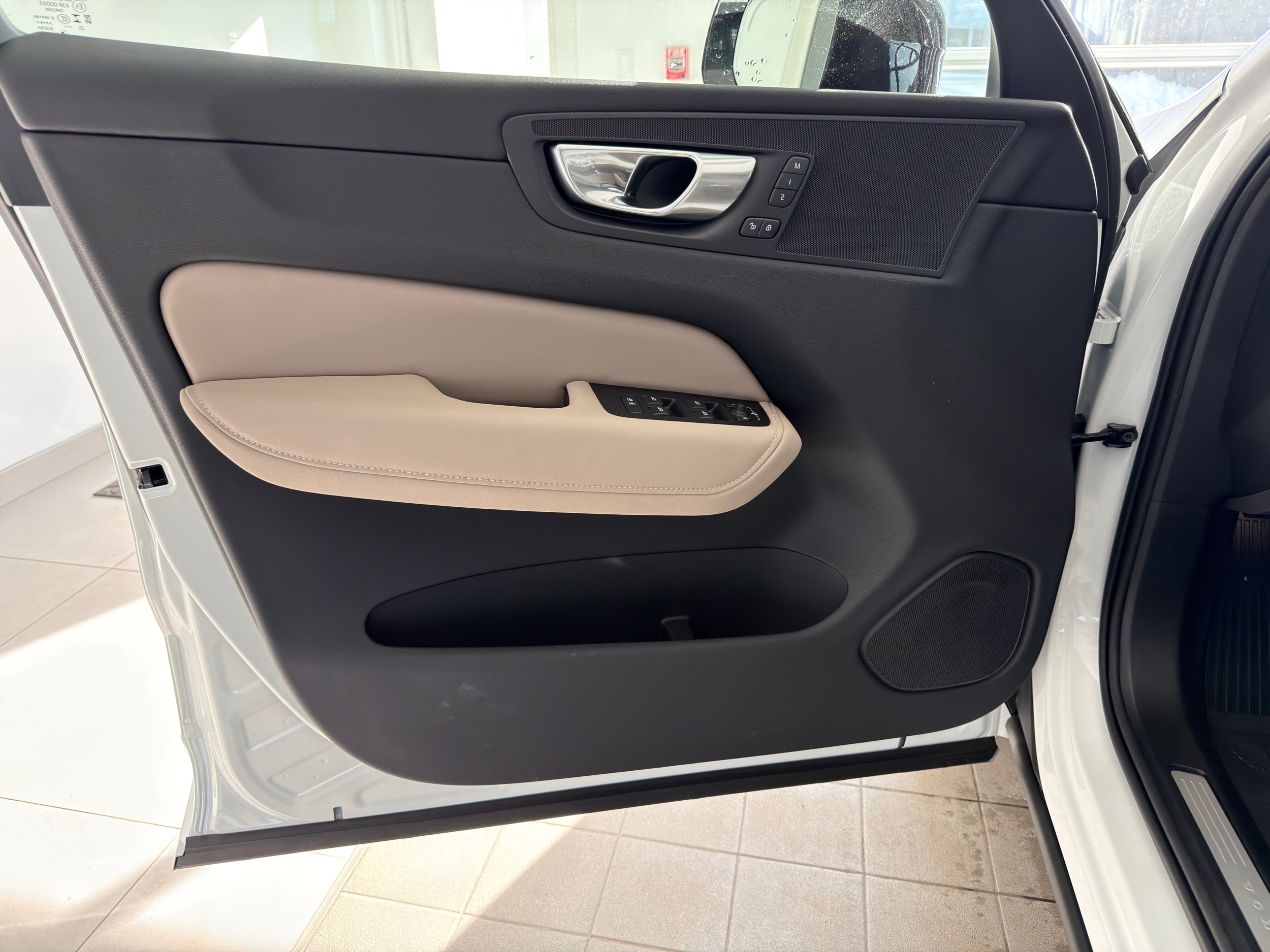 new 2026 Volvo XC60 plug-in hybrid car, priced at $69,285