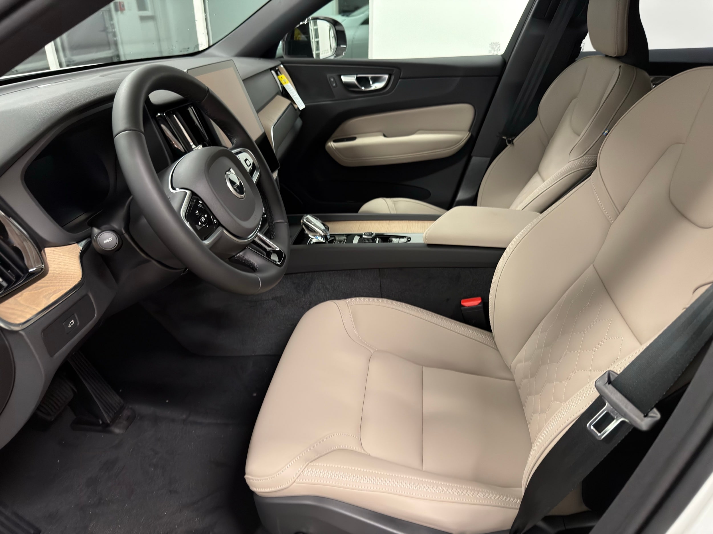 new 2026 Volvo XC60 car, priced at $57,985