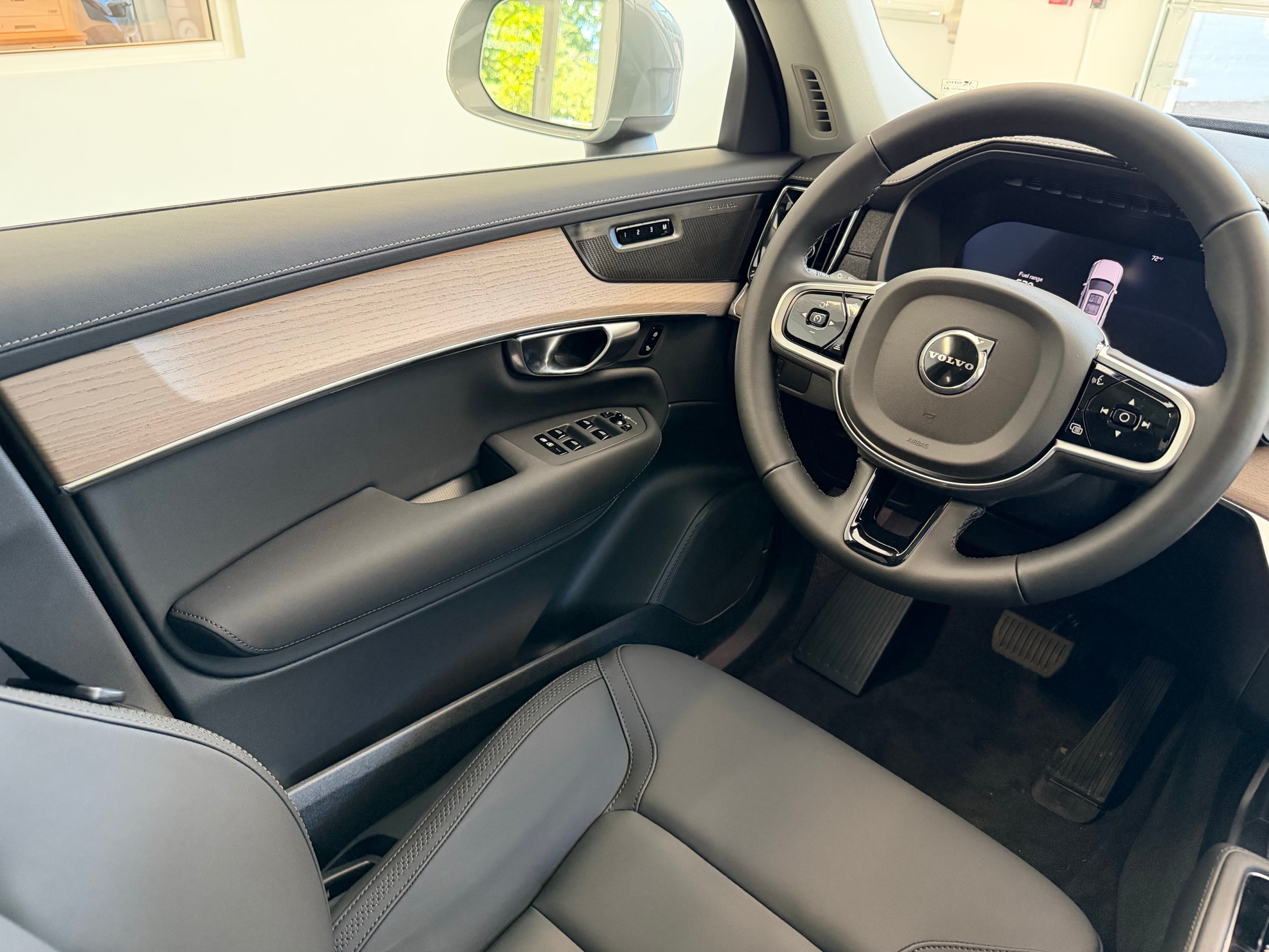 2026 Volvo XC90 Plus - Photo 22