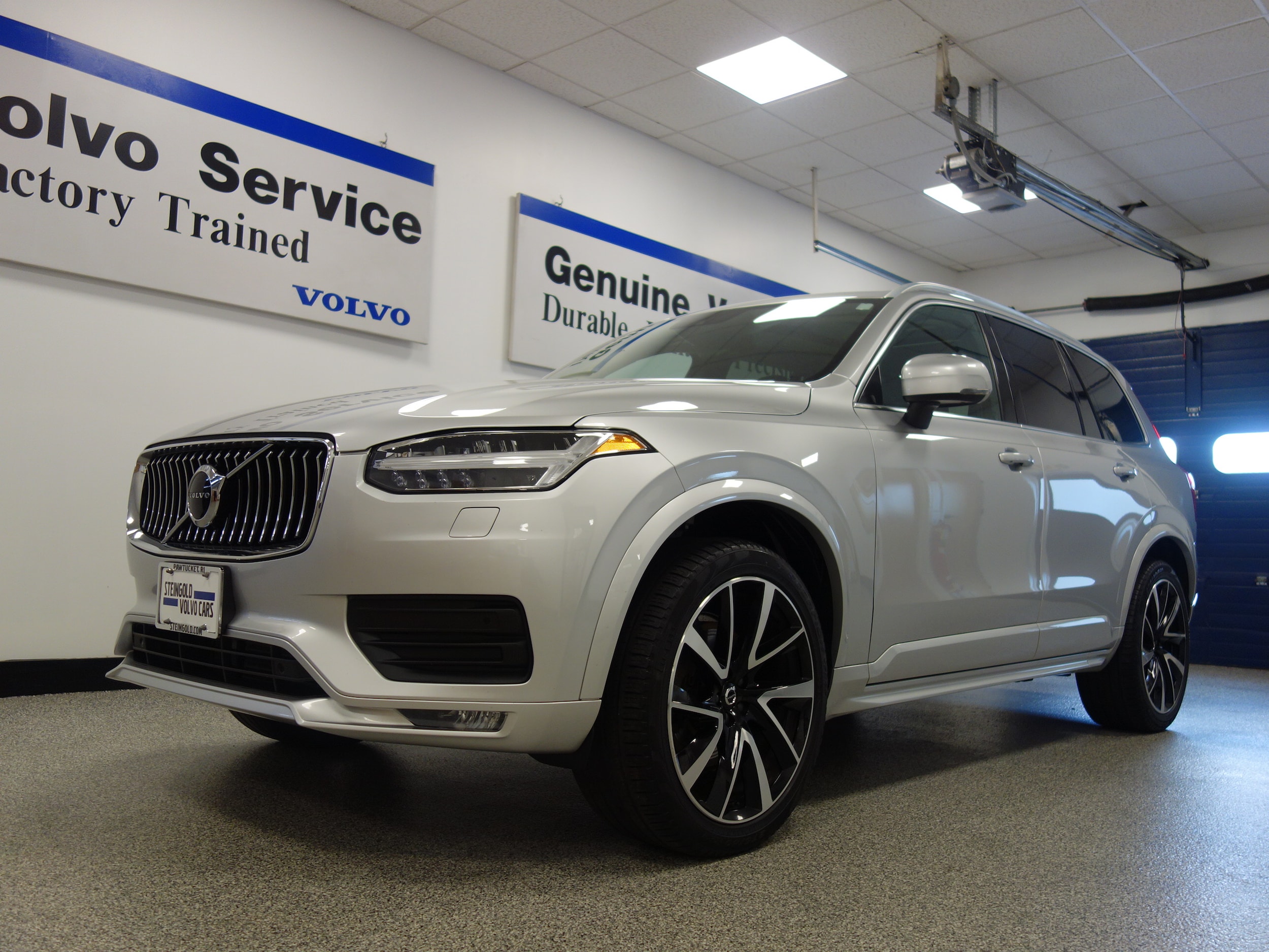 Used 2021 Volvo XC90 Momentum with VIN YV4A22PK7M1739476 for sale in Pawtucket, RI