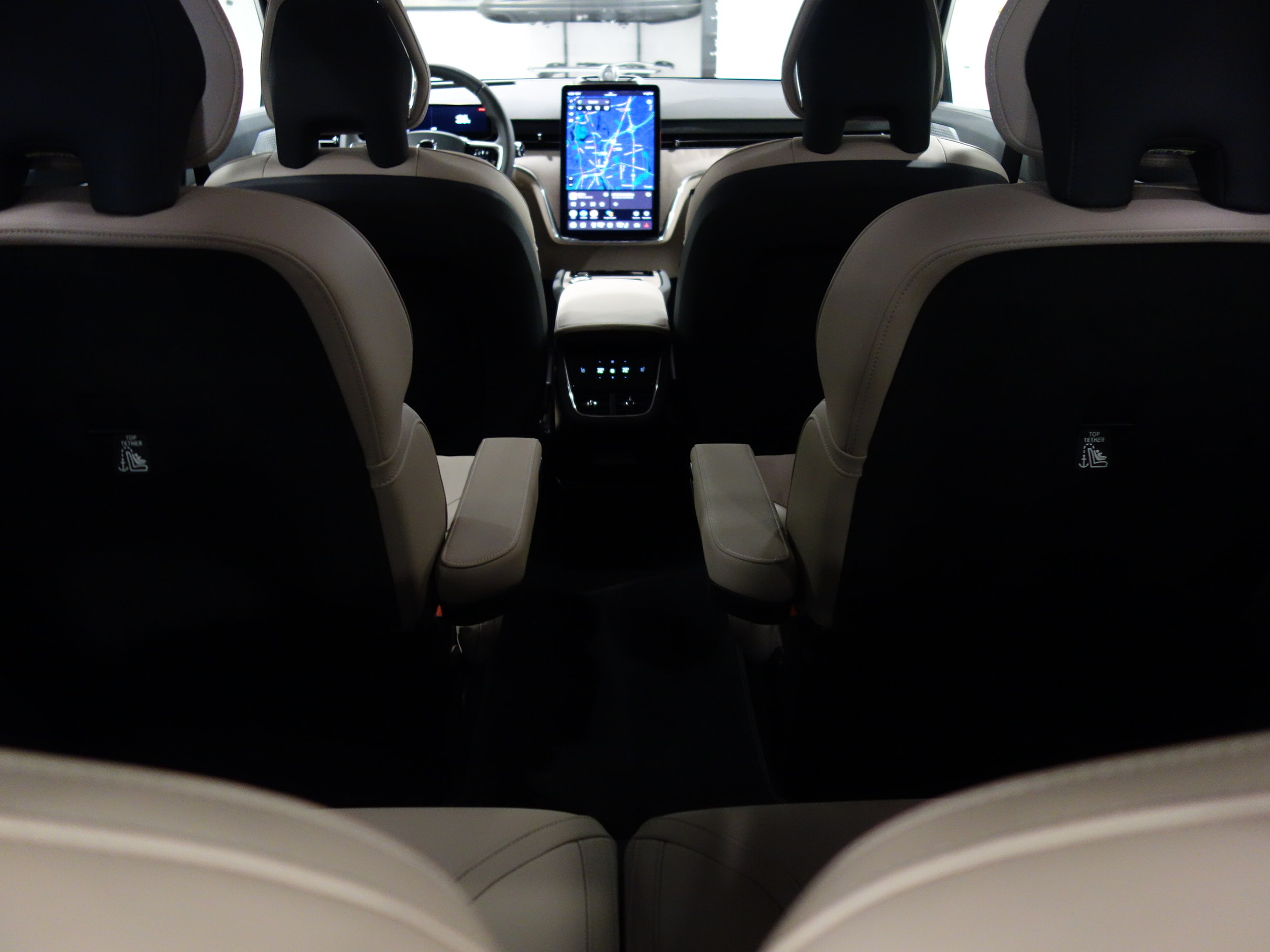 new 2025 Volvo EX90 car, priced at $90,140