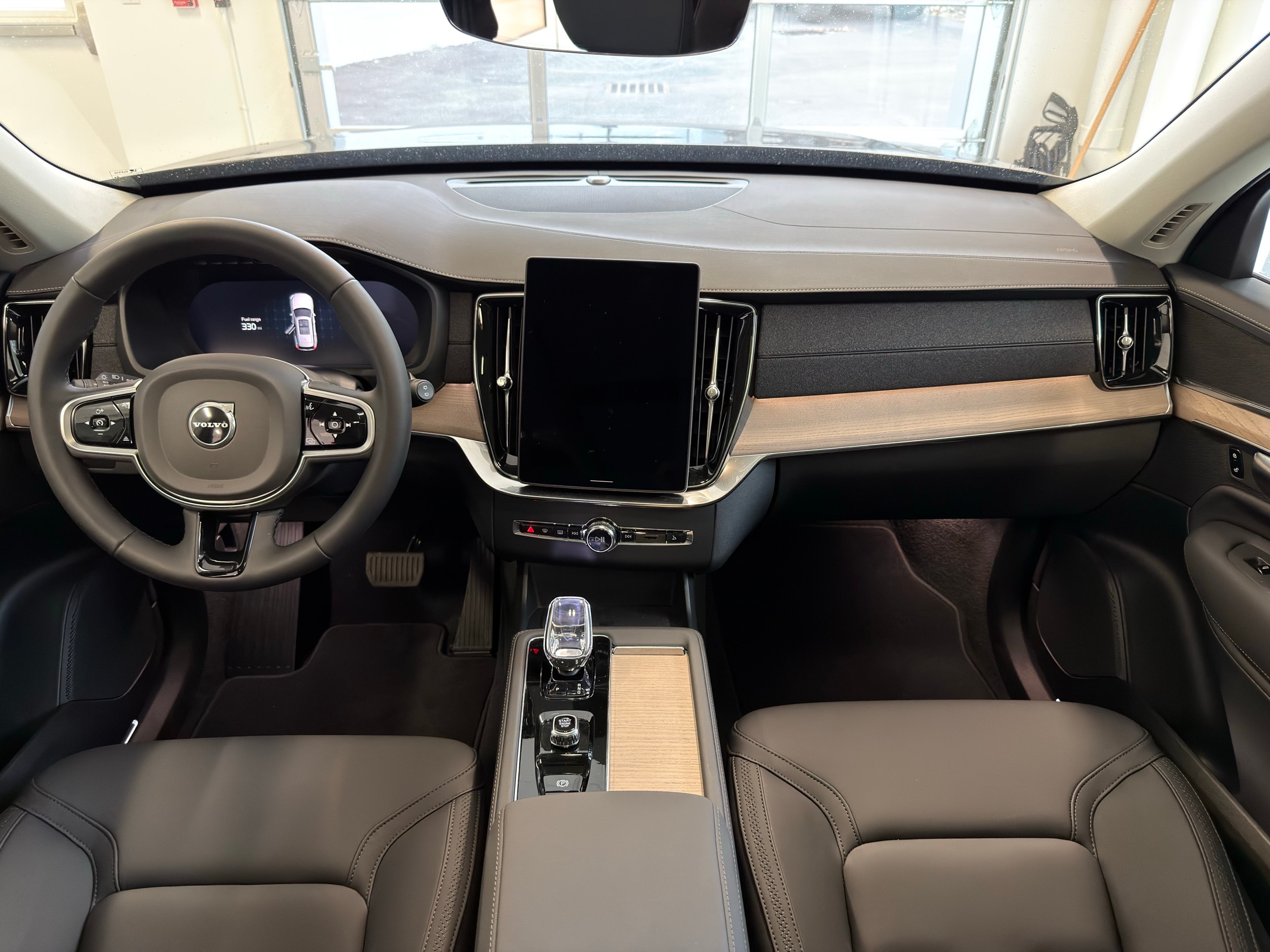 used 2025 Volvo XC90 car, priced at $57,500