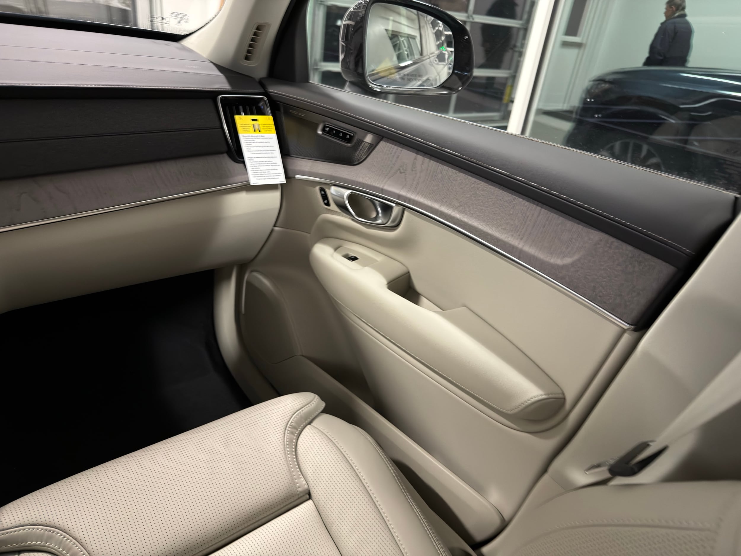 new 2026 Volvo XC90 plug-in hybrid car, priced at $86,200