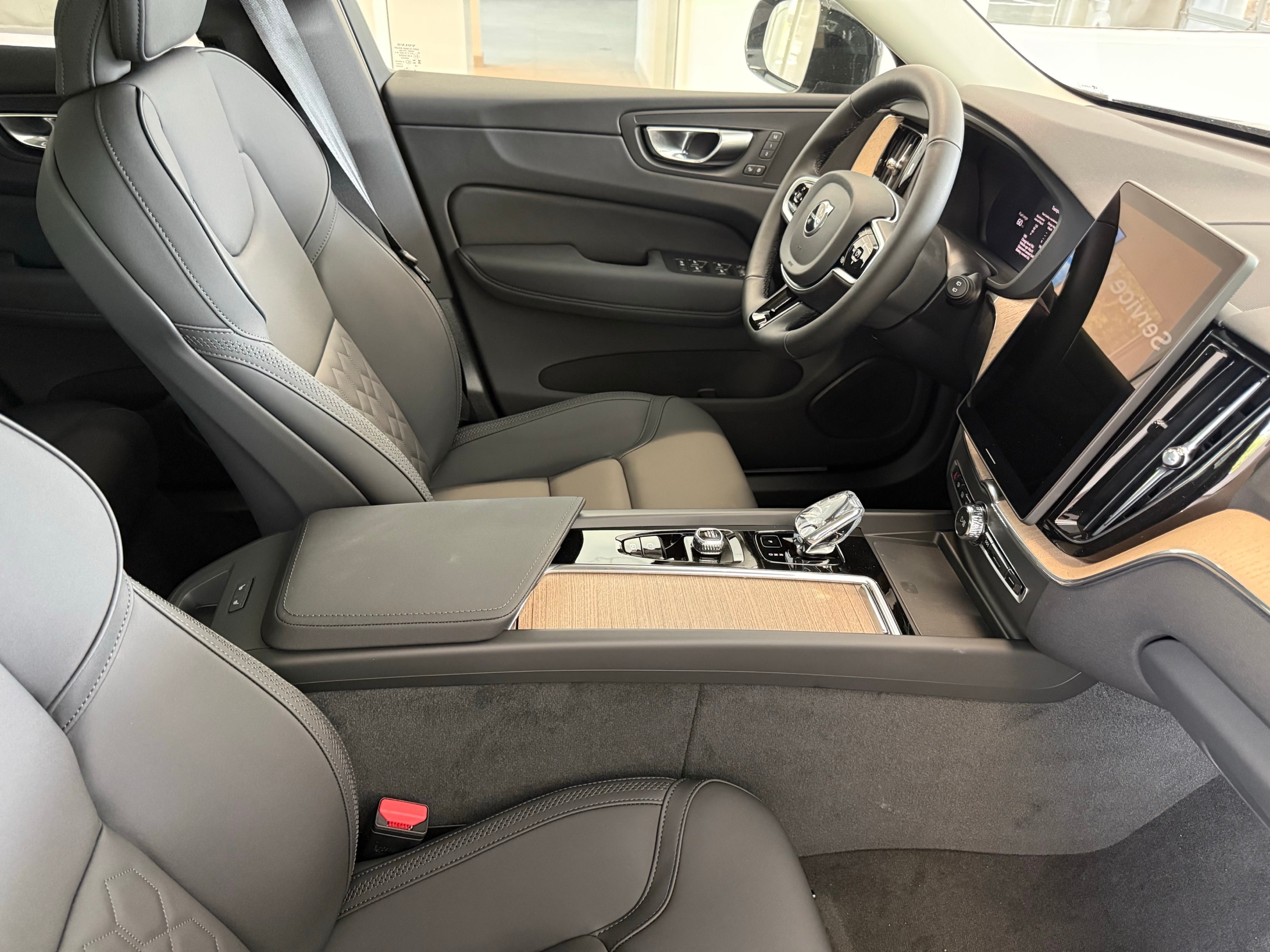 new 2026 Volvo XC60 car, priced at $57,985