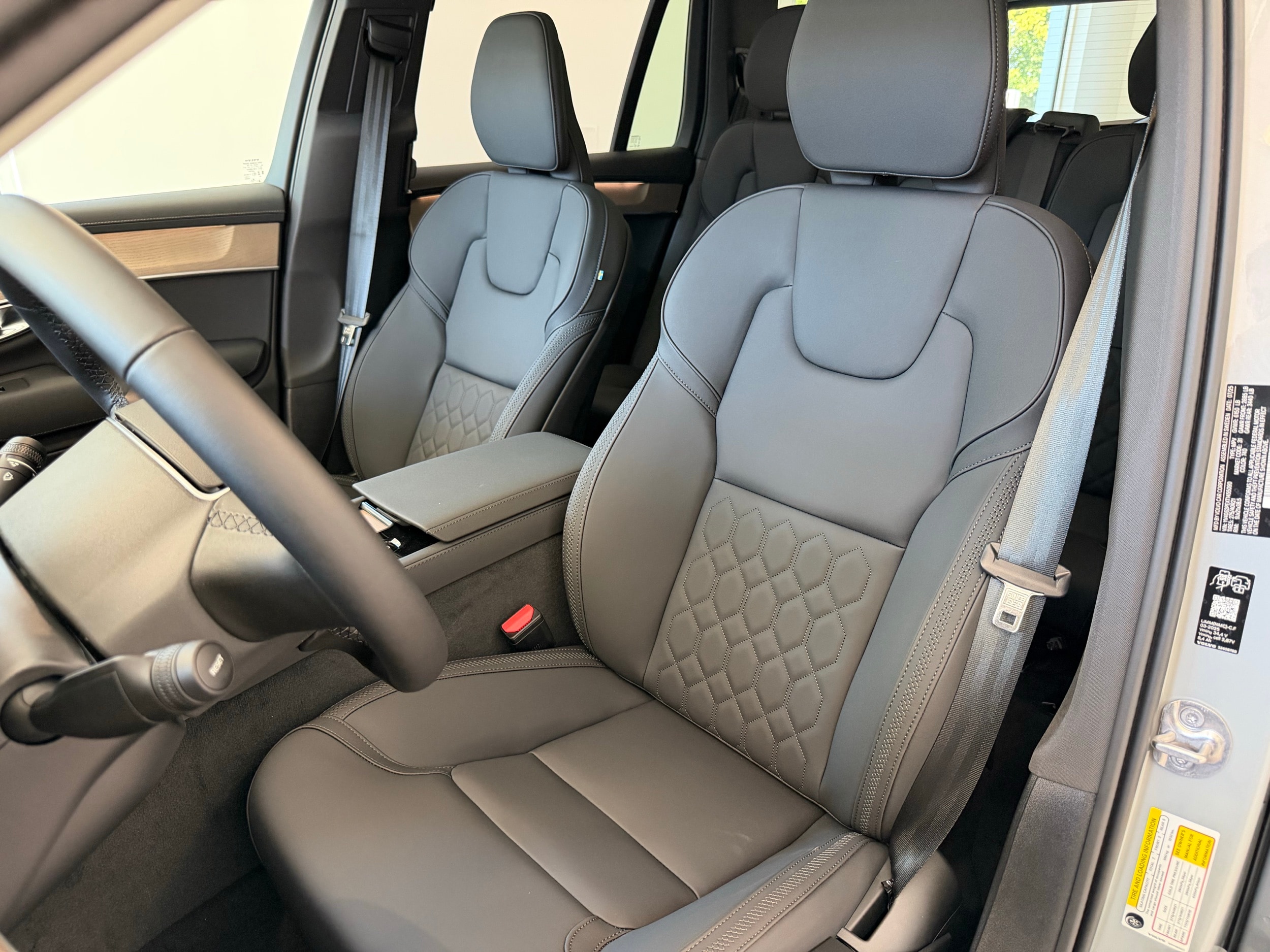 2026 Volvo XC90 Plus - Photo 16