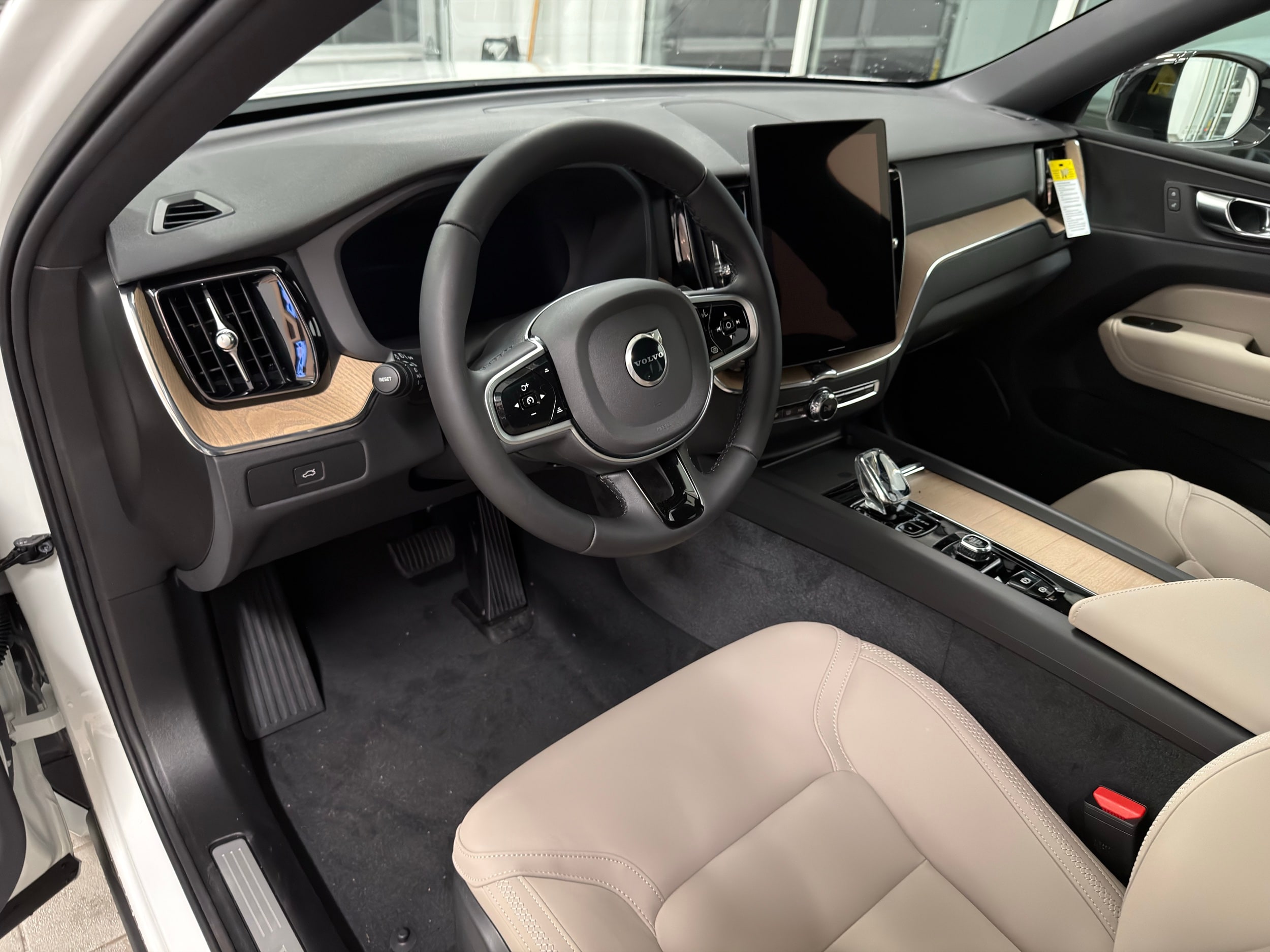 new 2026 Volvo XC60 car, priced at $57,985