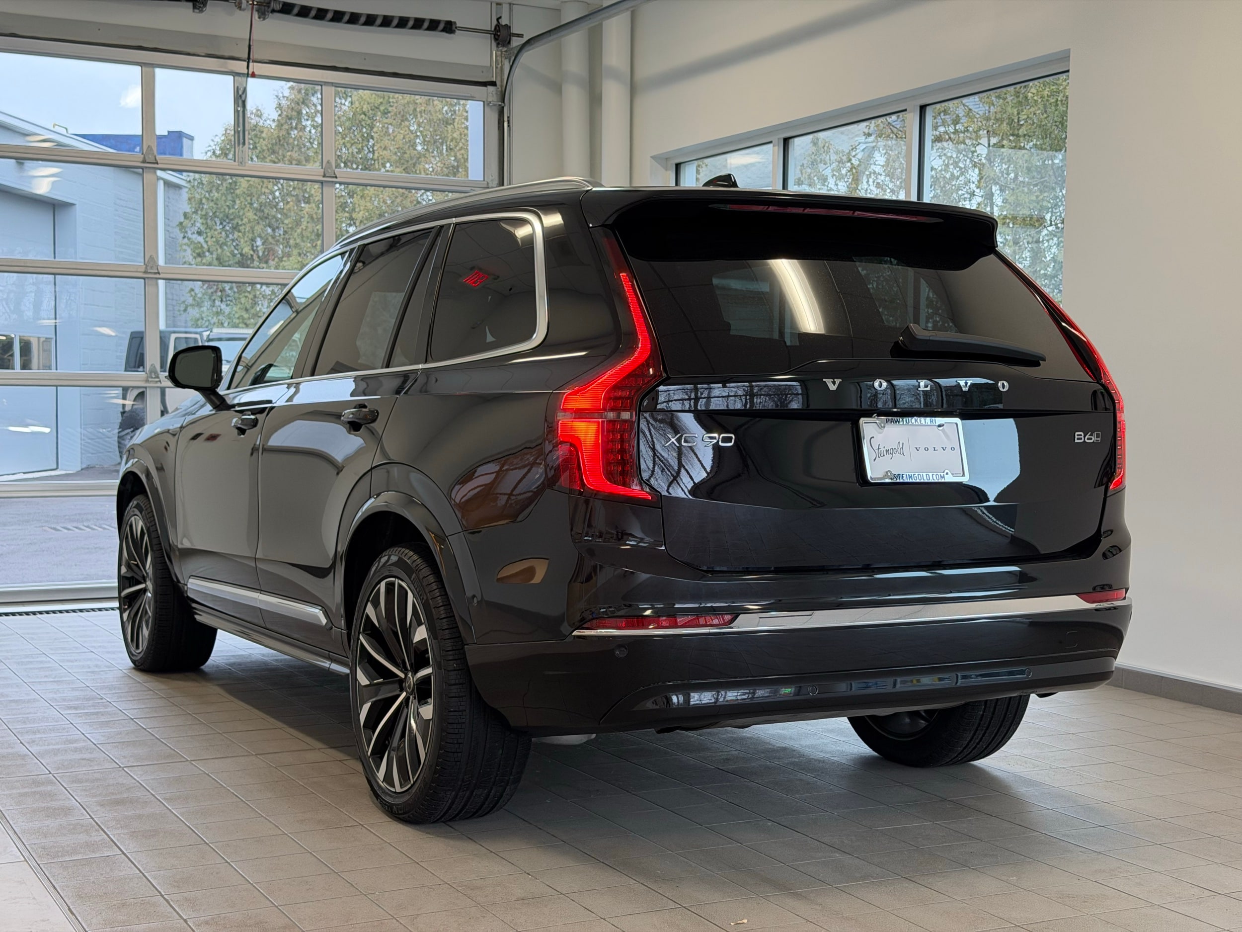 used 2025 Volvo XC90 car, priced at $57,500