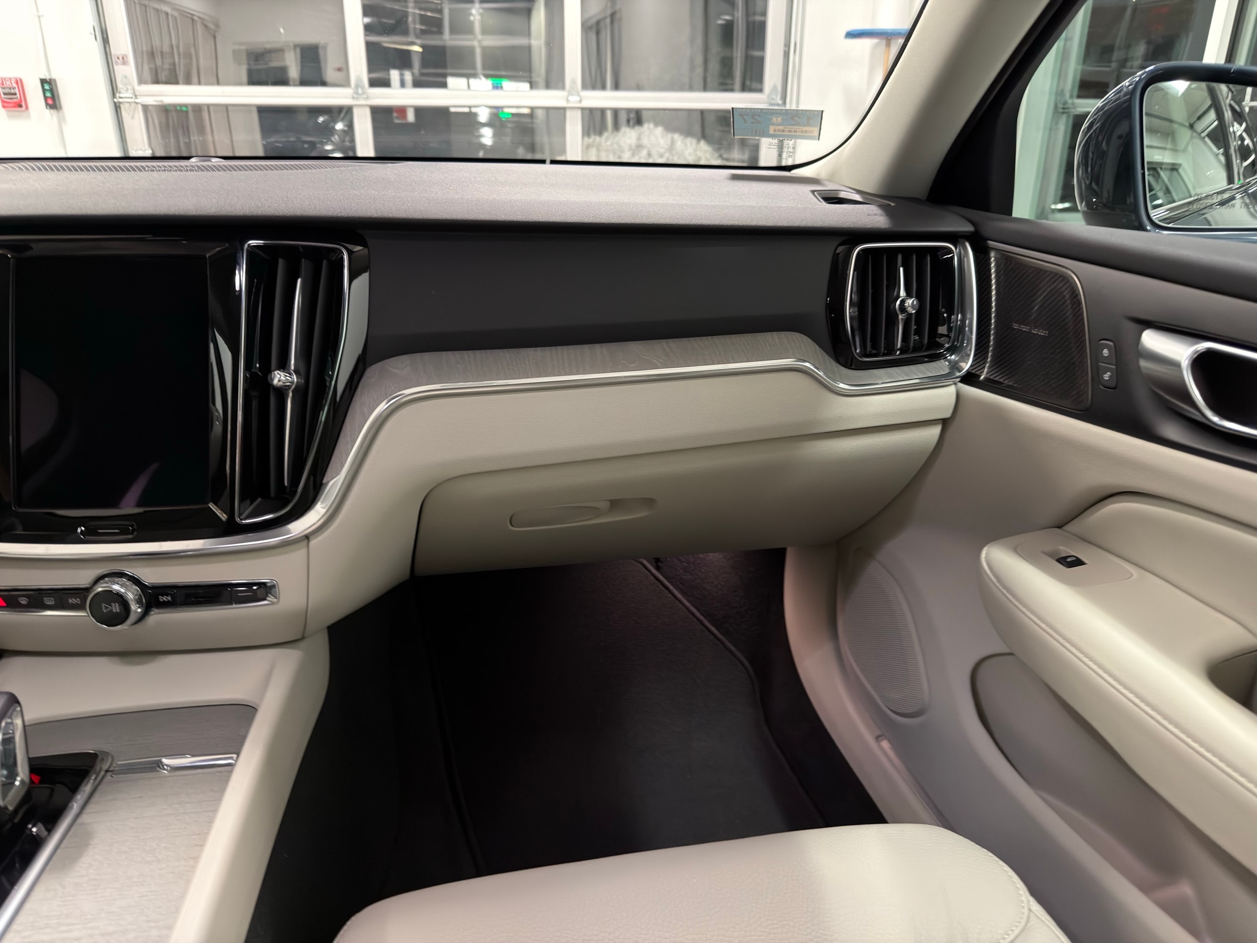 used 2025 Volvo V60 Cross Country car, priced at $41,500