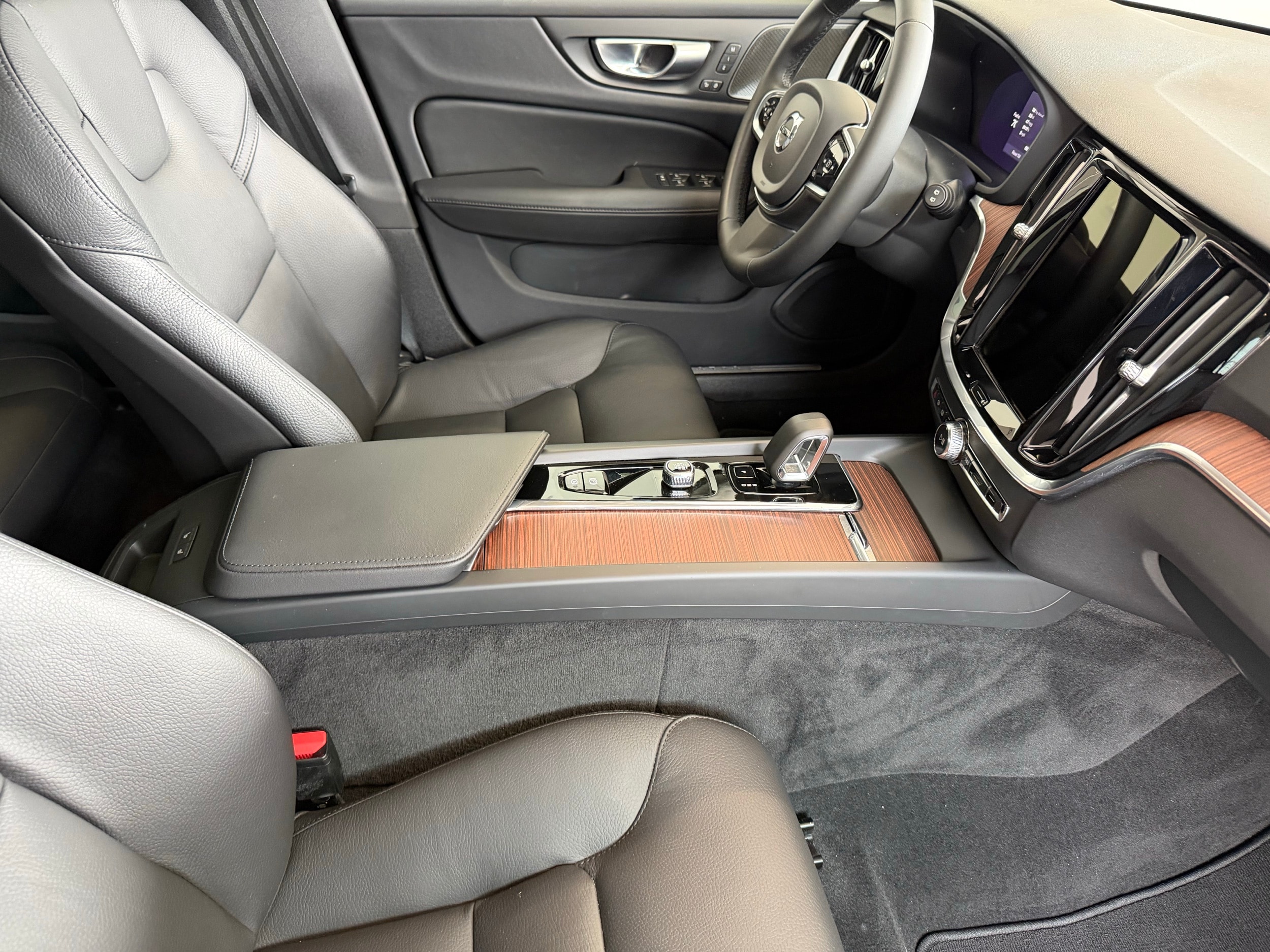 used 2024 Volvo V60 Cross Country car, priced at $39,200