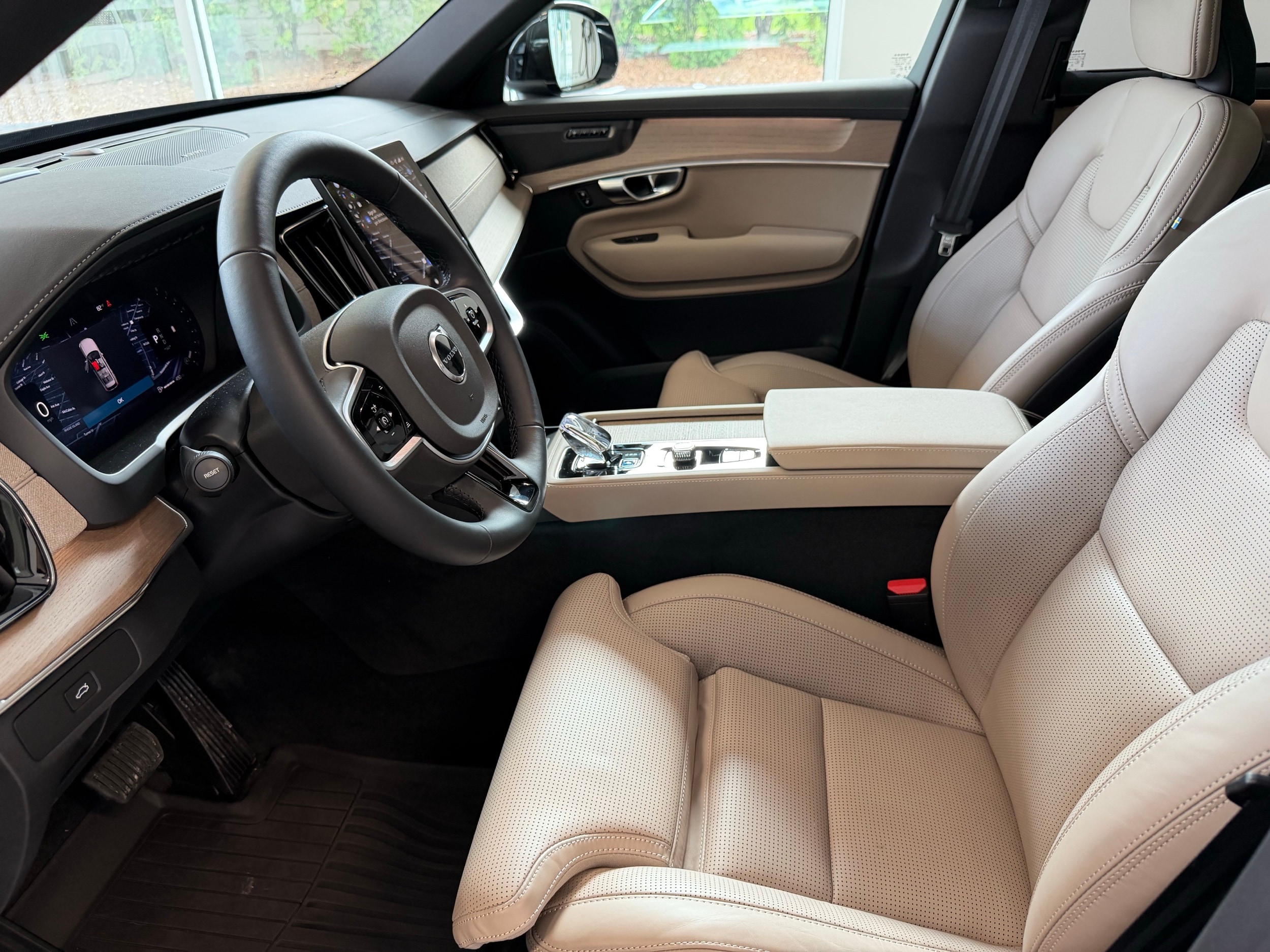 2026 Volvo XC90 Ultra - Photo 11