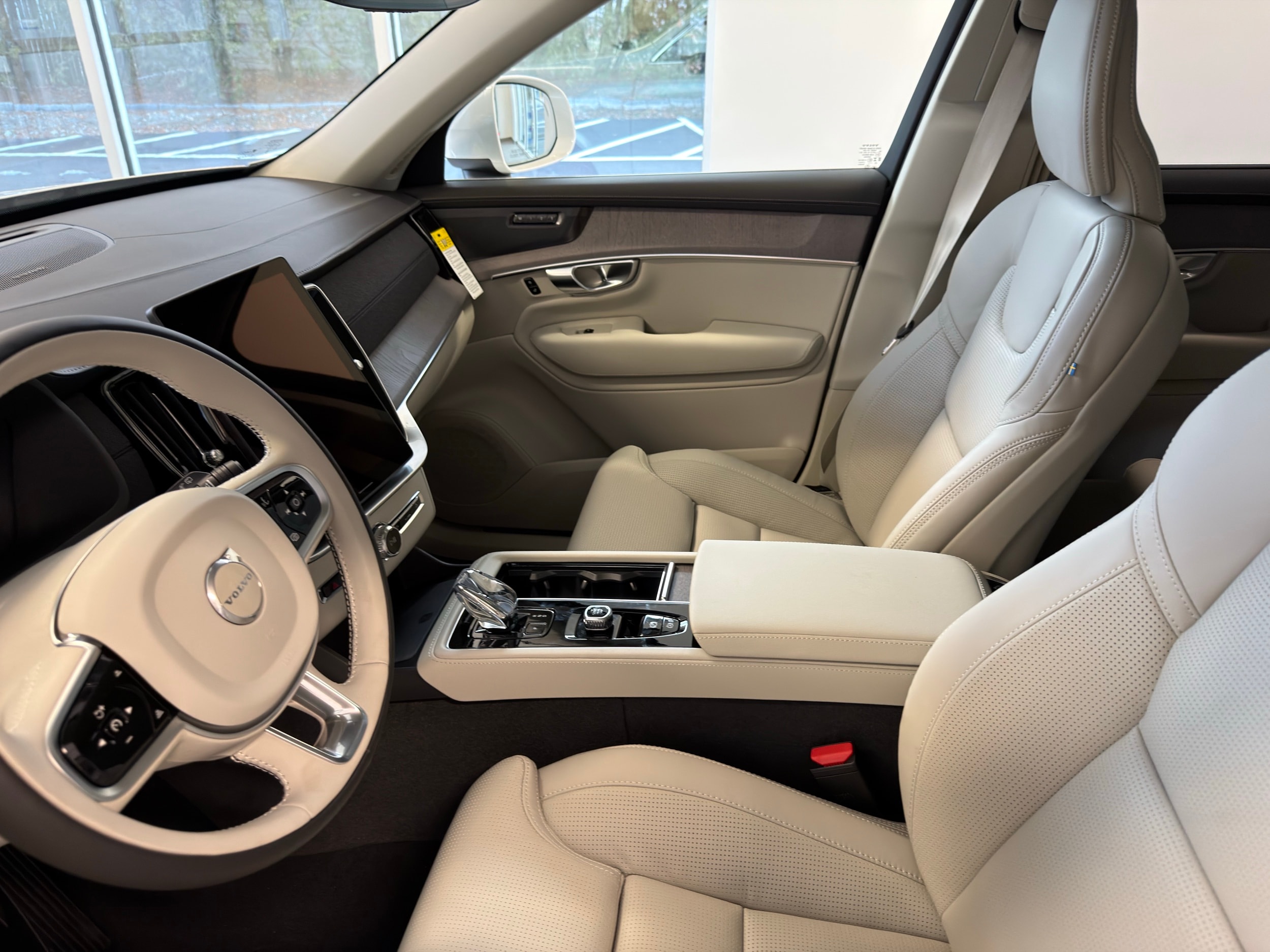 new 2026 Volvo XC90 plug-in hybrid car, priced at $85,625