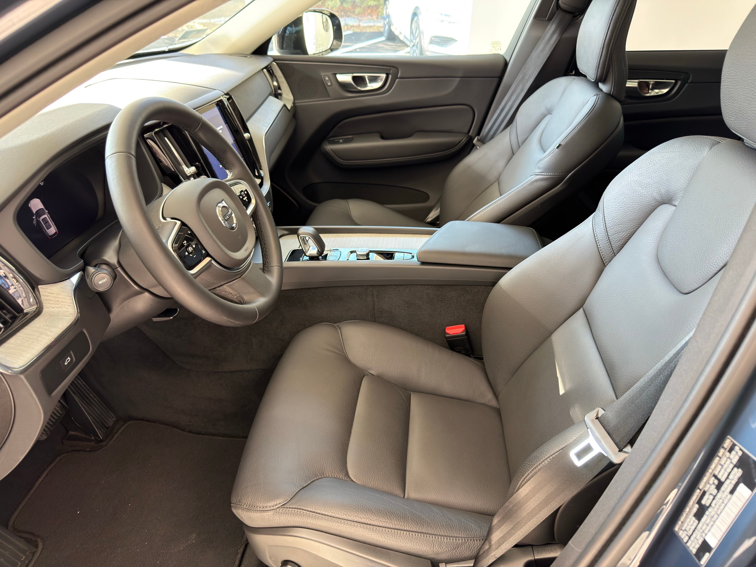 used 2025 Volvo XC60 car, priced at $41,700