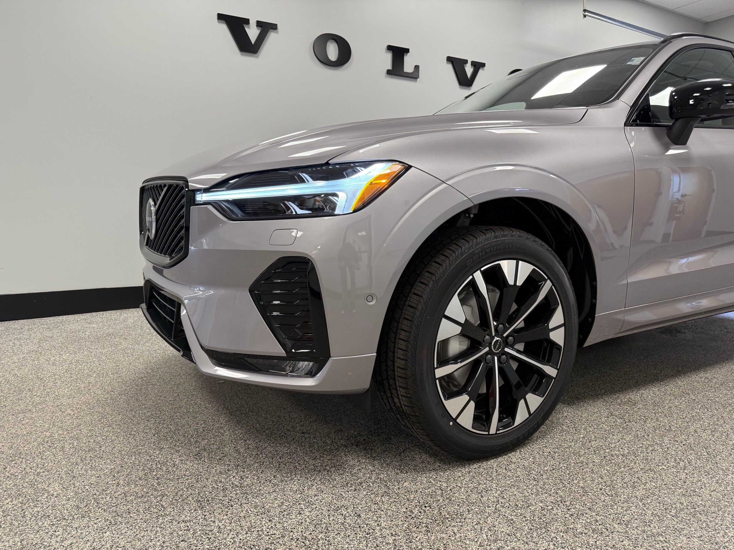 new 2026 Volvo XC60 car, priced at $57,985