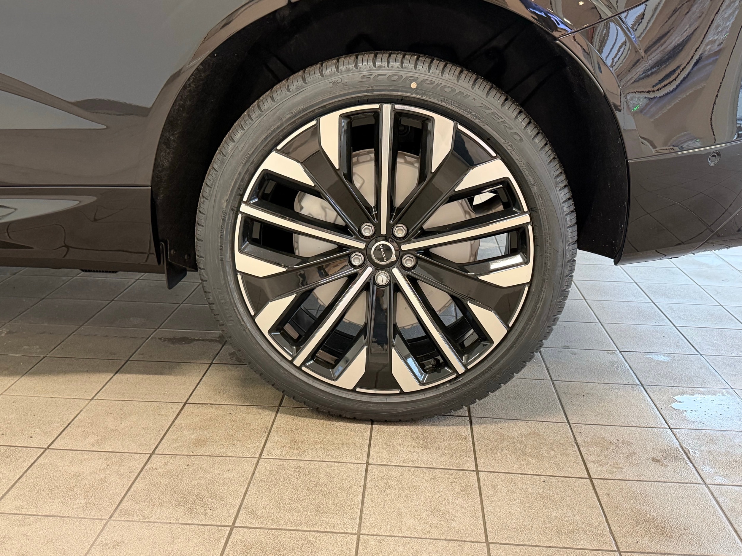 new 2026 Volvo XC60 plug-in hybrid car, priced at $75,235