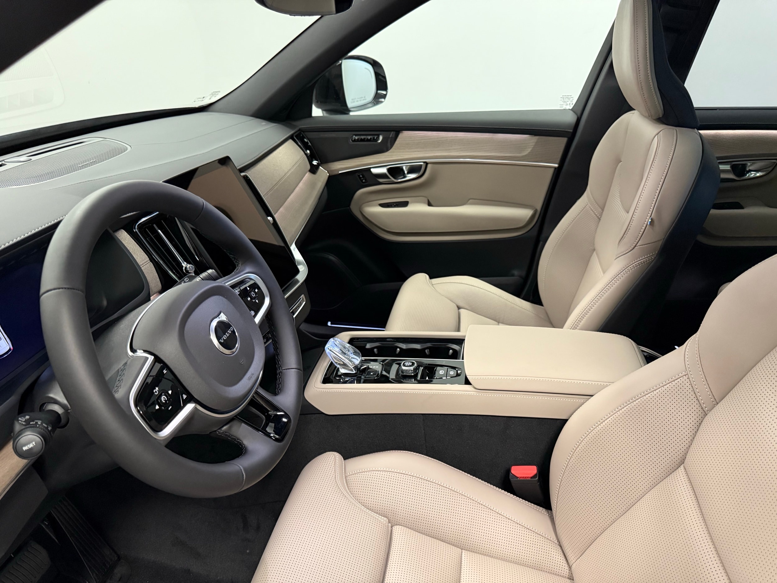 2026 Volvo XC90 Ultra - Photo 17