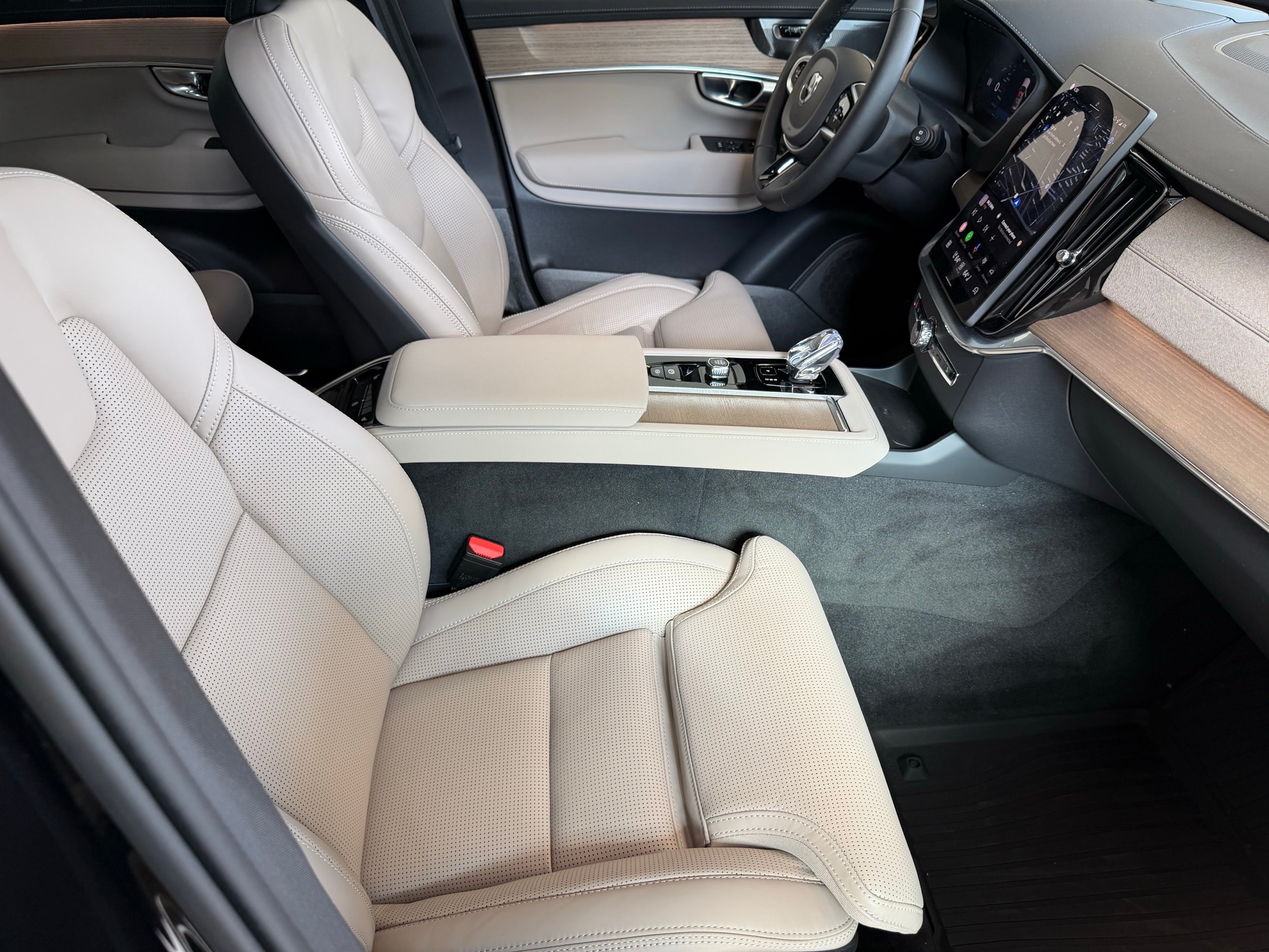 2026 Volvo XC90 Ultra - Photo 18