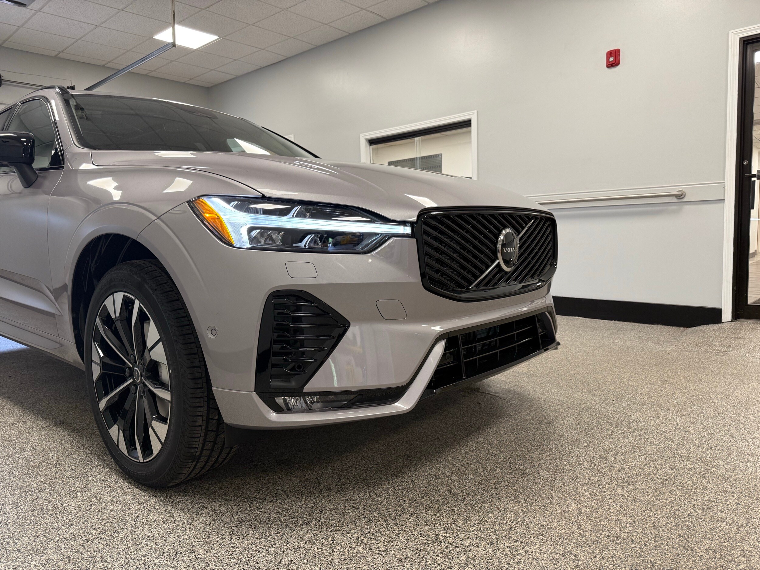 new 2026 Volvo XC60 car, priced at $57,985