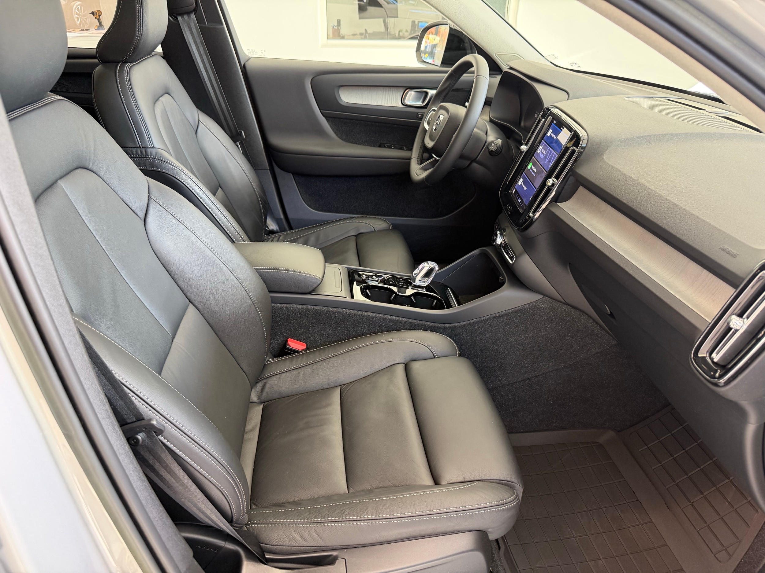 used 2023 Volvo XC40 car, priced at $31,500