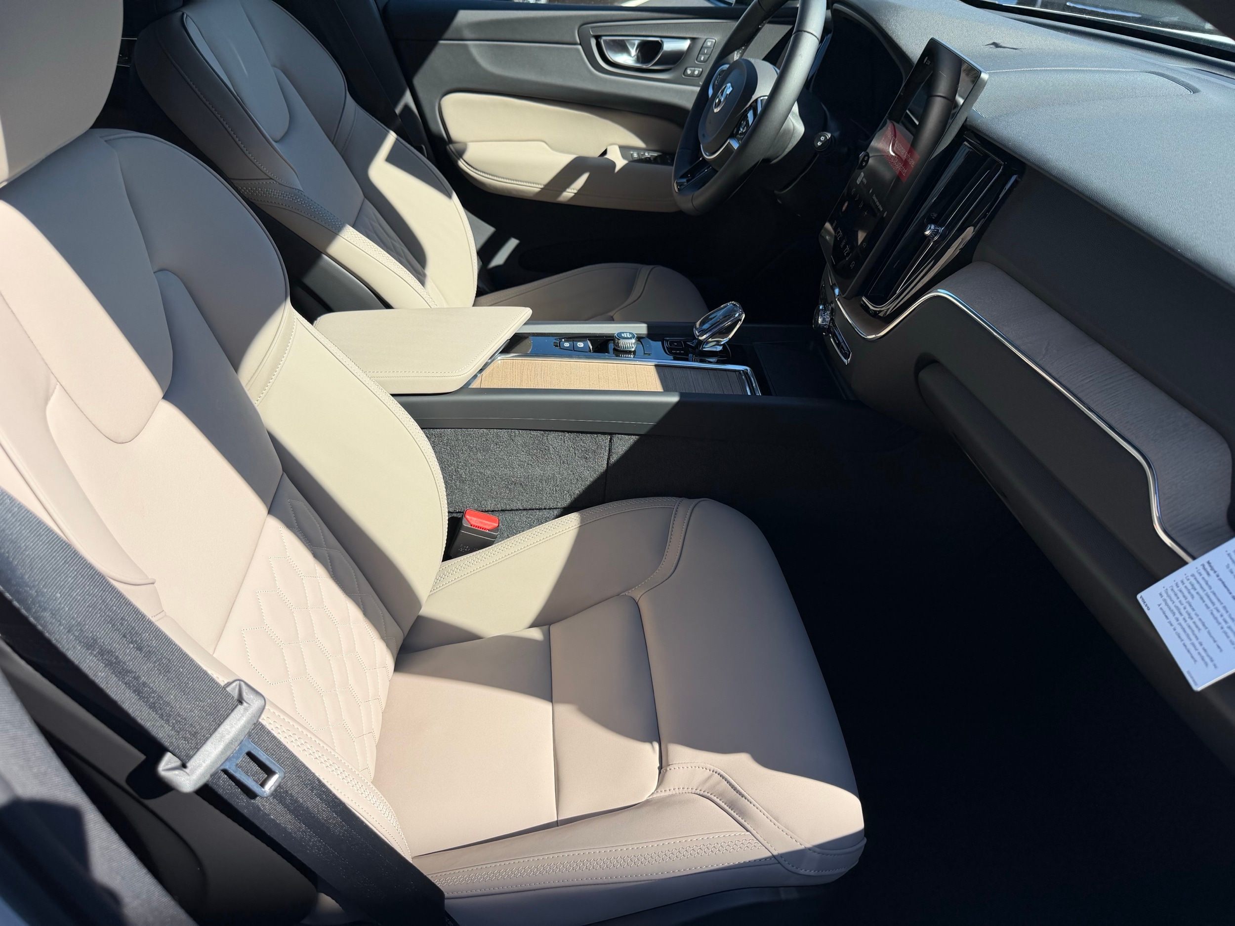 new 2026 Volvo XC60 plug-in hybrid car, priced at $69,405