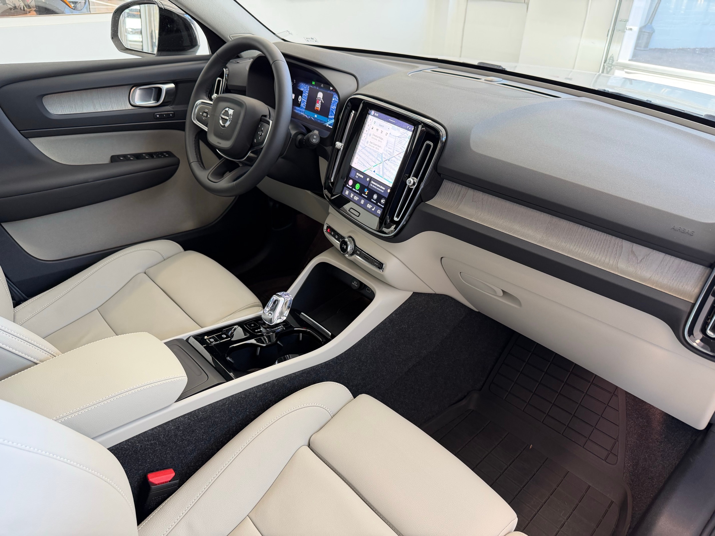 used 2025 Volvo XC40 car, priced at $38,500