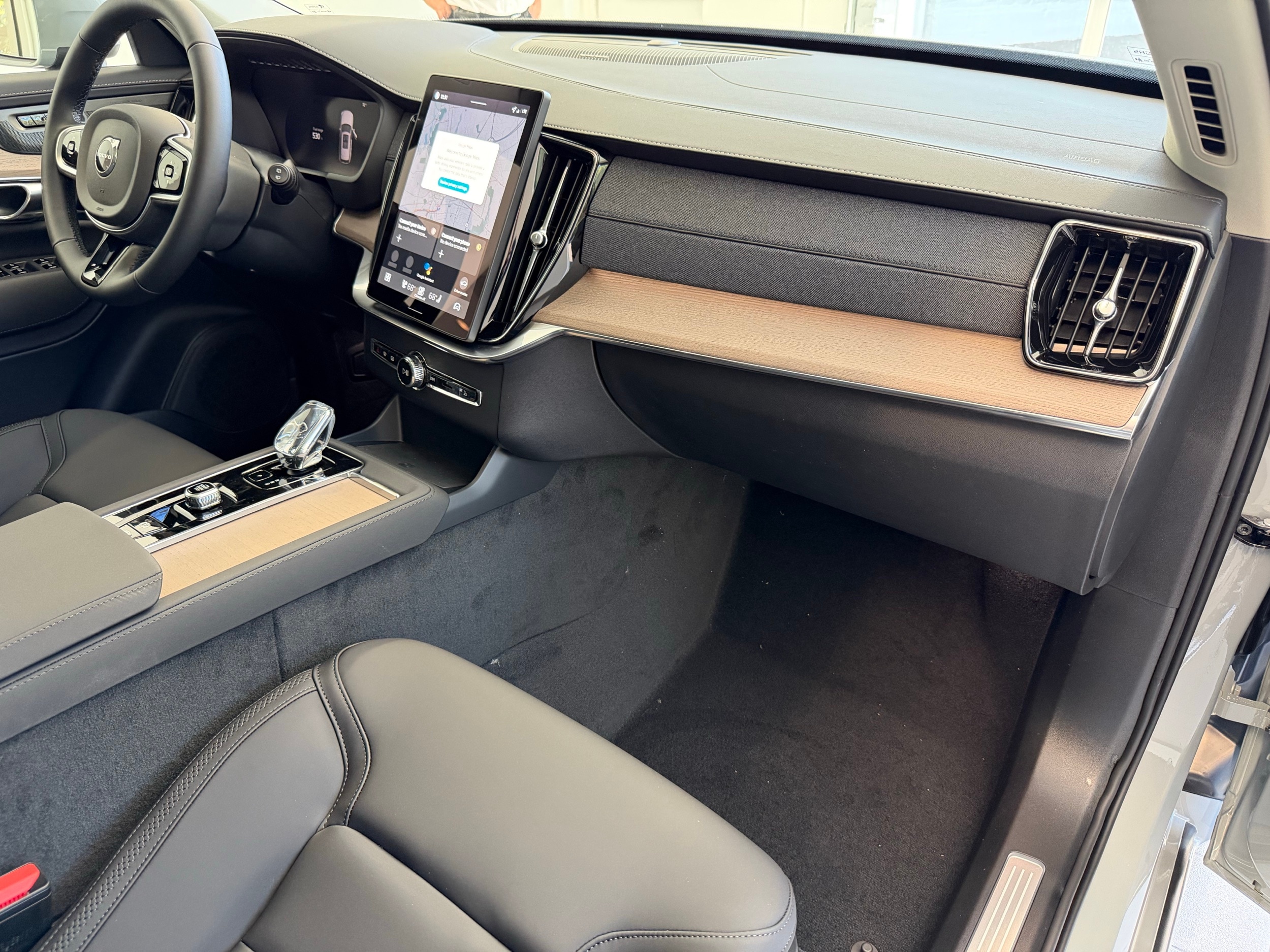 2026 Volvo XC90 Plus - Photo 27