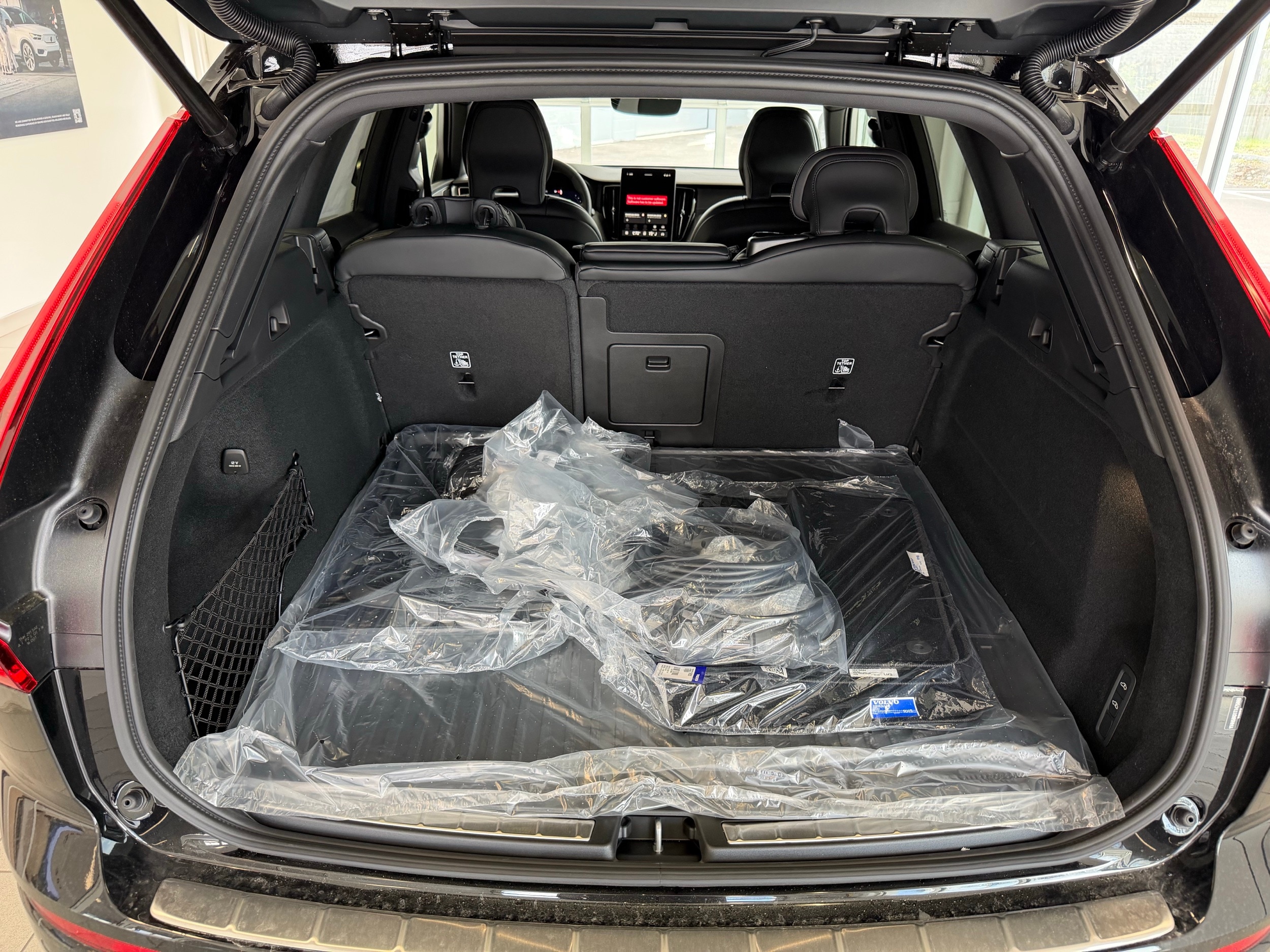 new 2026 Volvo XC60 plug-in hybrid car, priced at $77,240