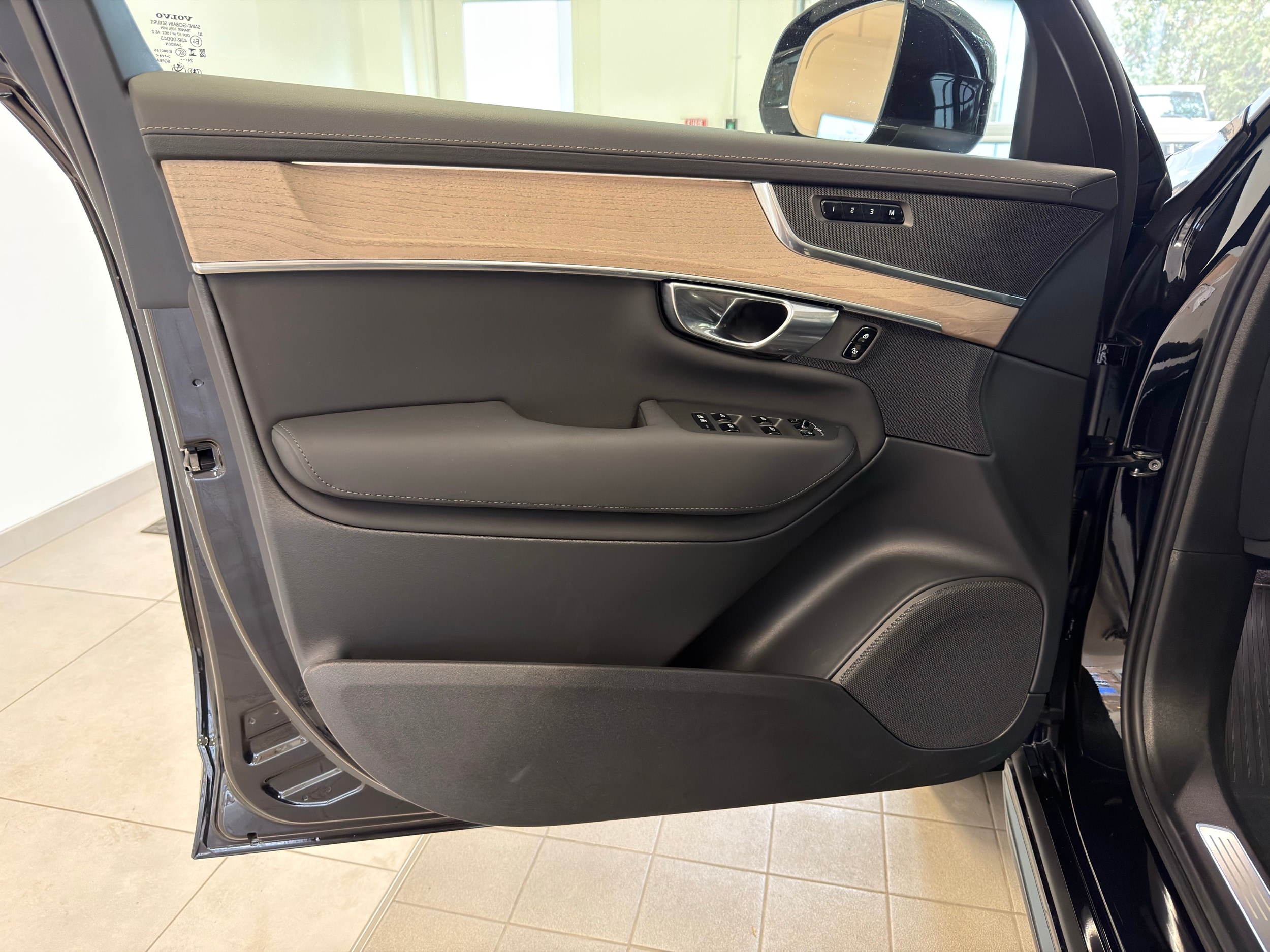 used 2025 Volvo XC90 car, priced at $57,500