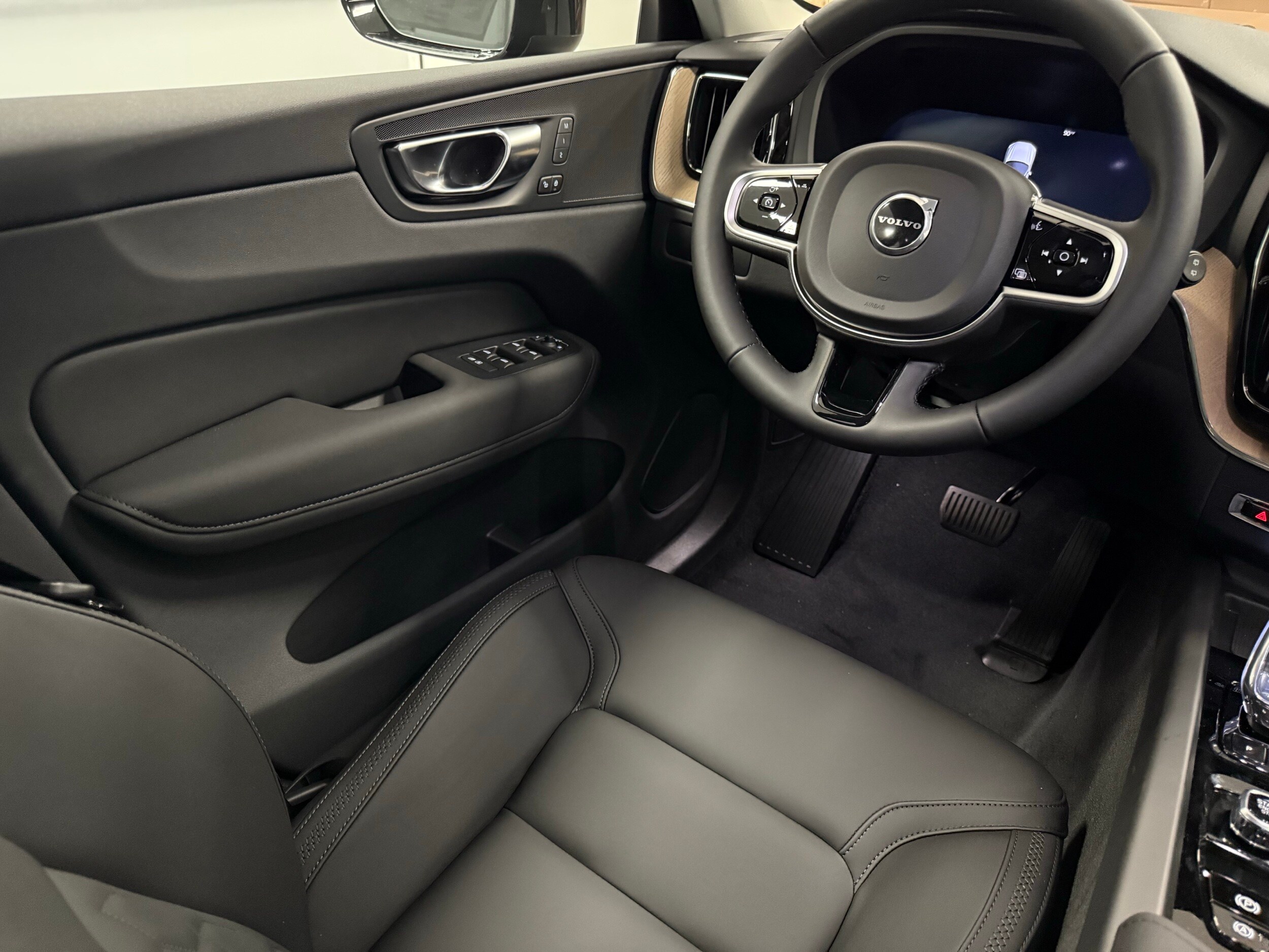 new 2026 Volvo XC60 car, priced at $57,985