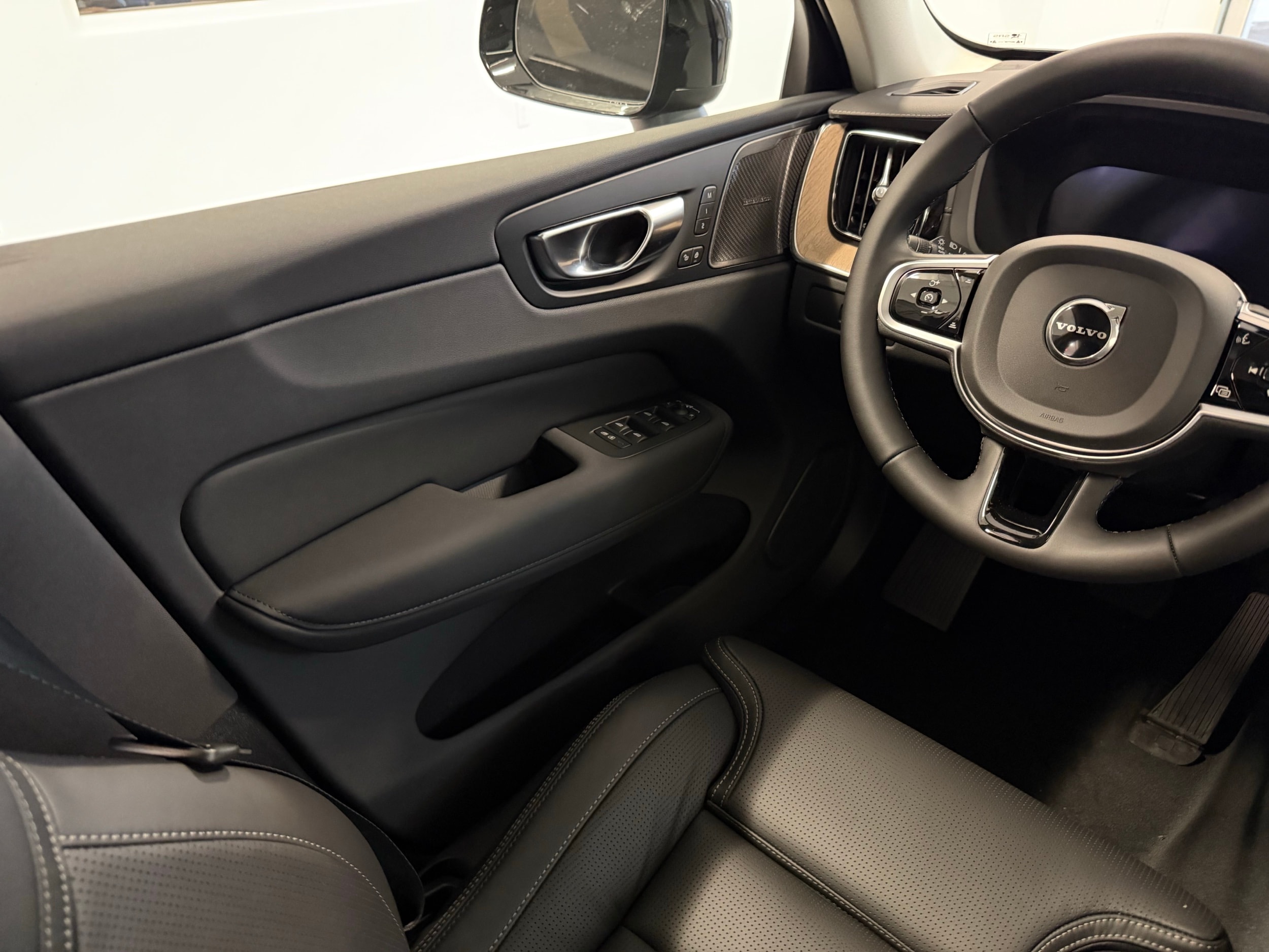 new 2026 Volvo XC60 plug-in hybrid car, priced at $75,235