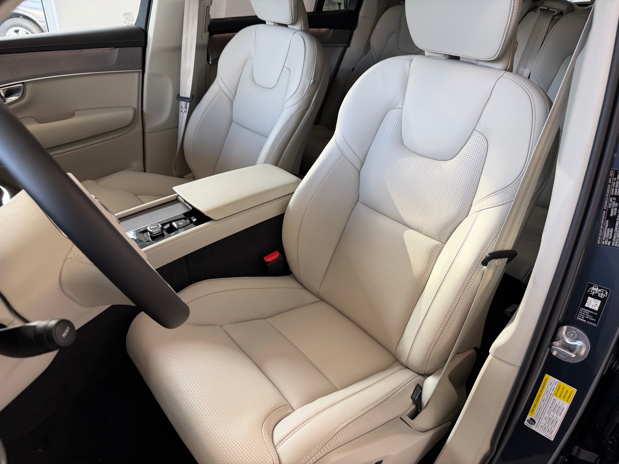 new 2026 Volvo XC90 car, priced at $75,155