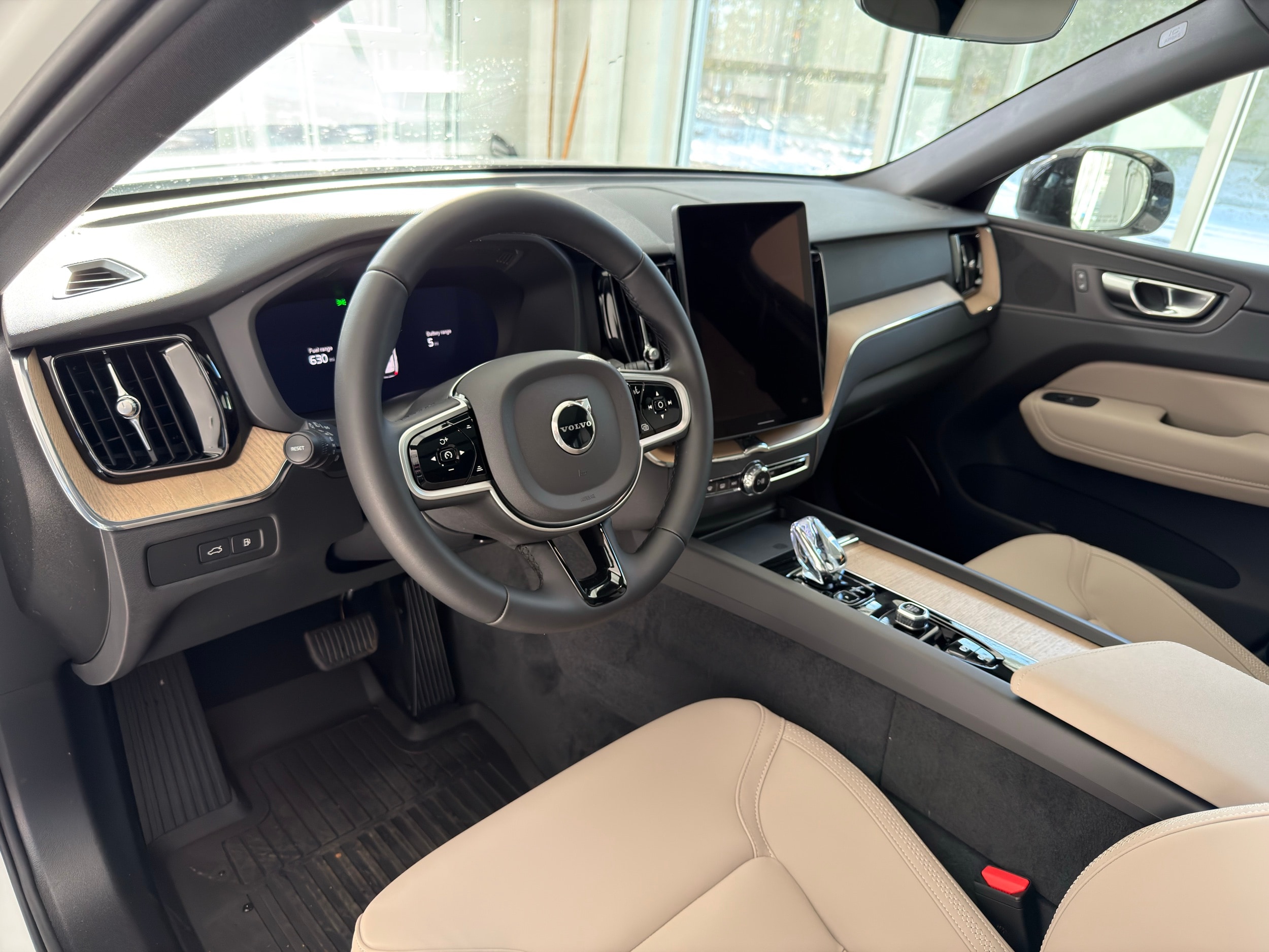 new 2026 Volvo XC60 plug-in hybrid car, priced at $69,285