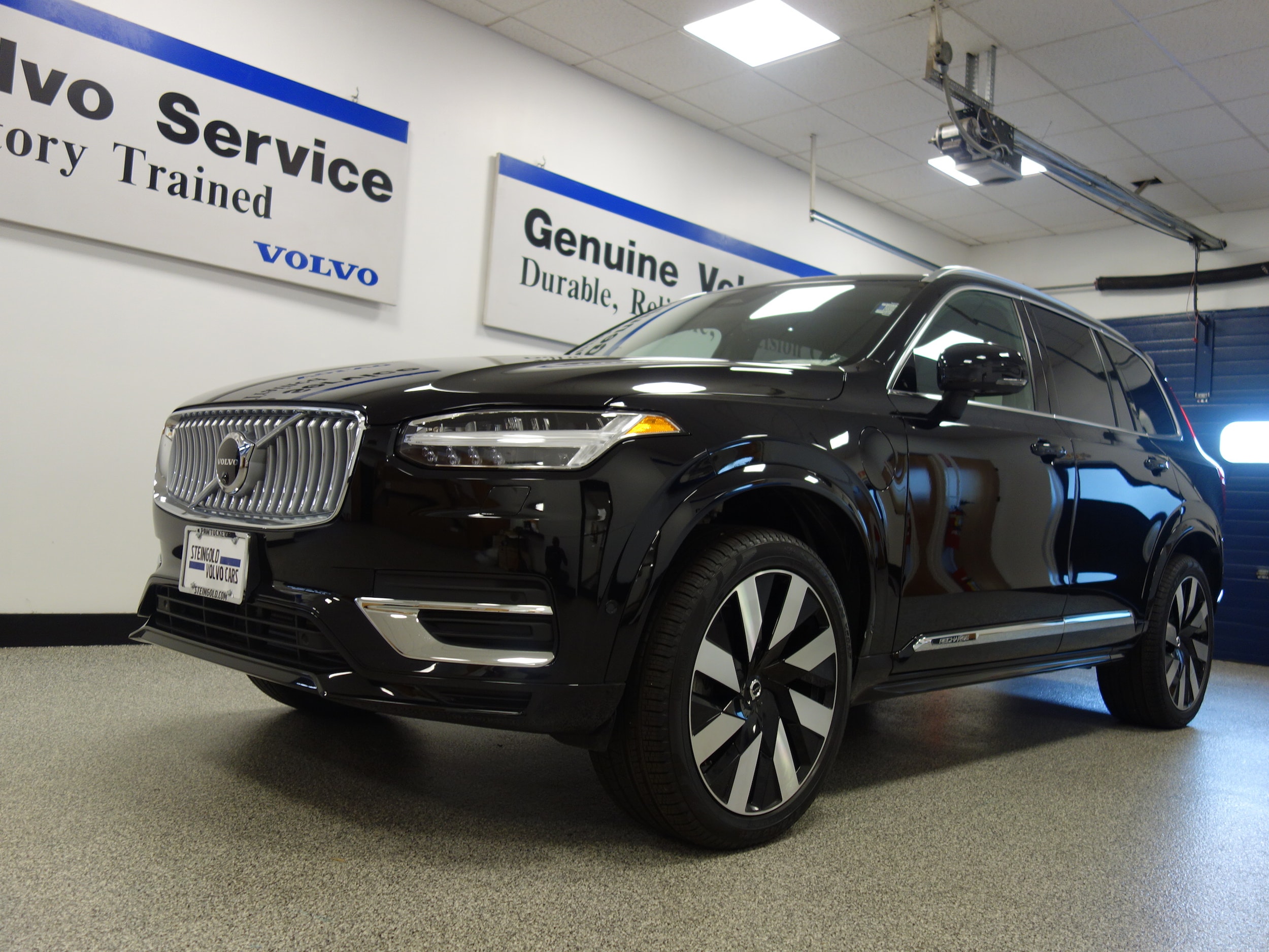 Used 2024 Volvo XC90 Ultimate with VIN YV4H60CF8R1152680 for sale in Pawtucket, RI