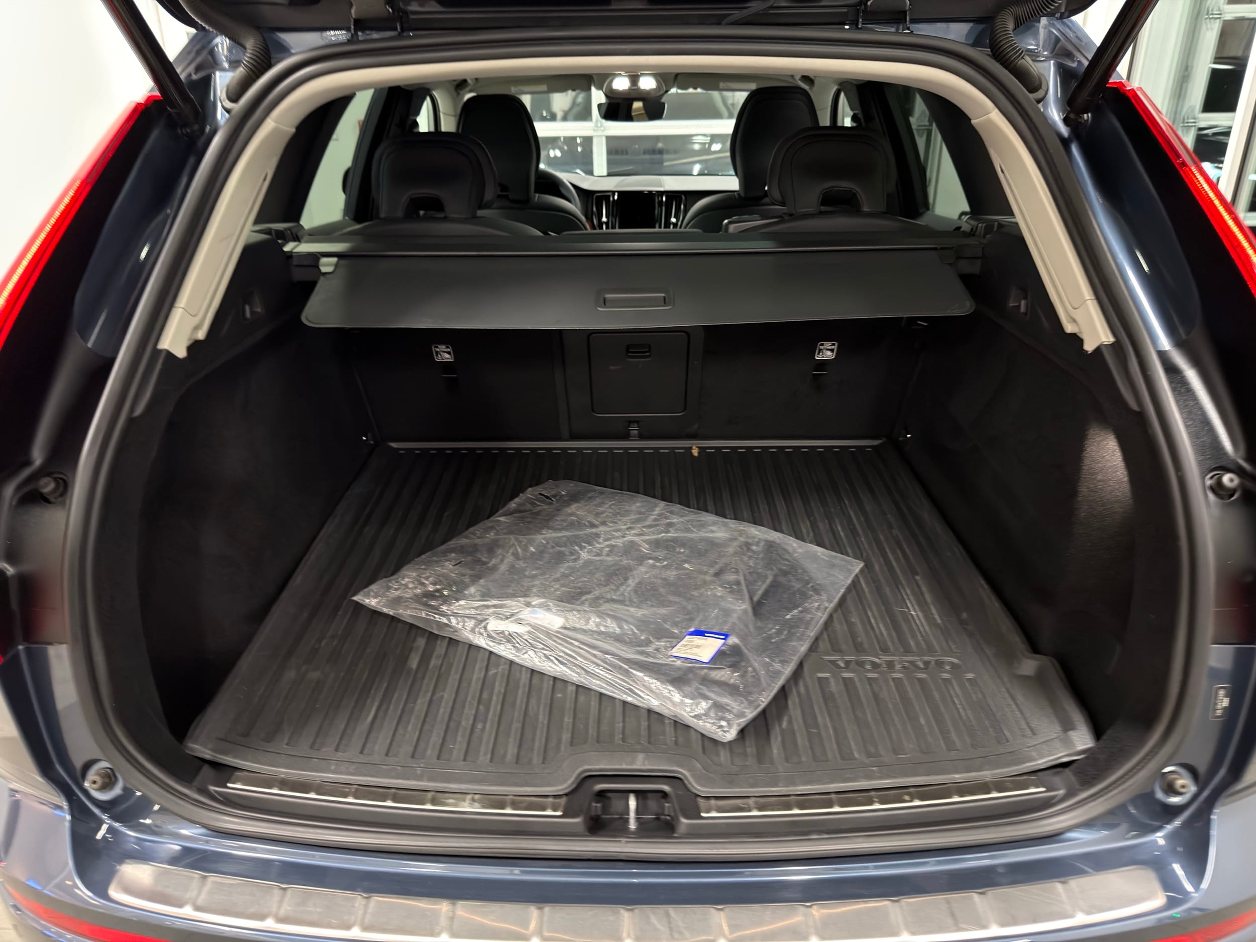 used 2023 Volvo XC60 car, priced at $39,500