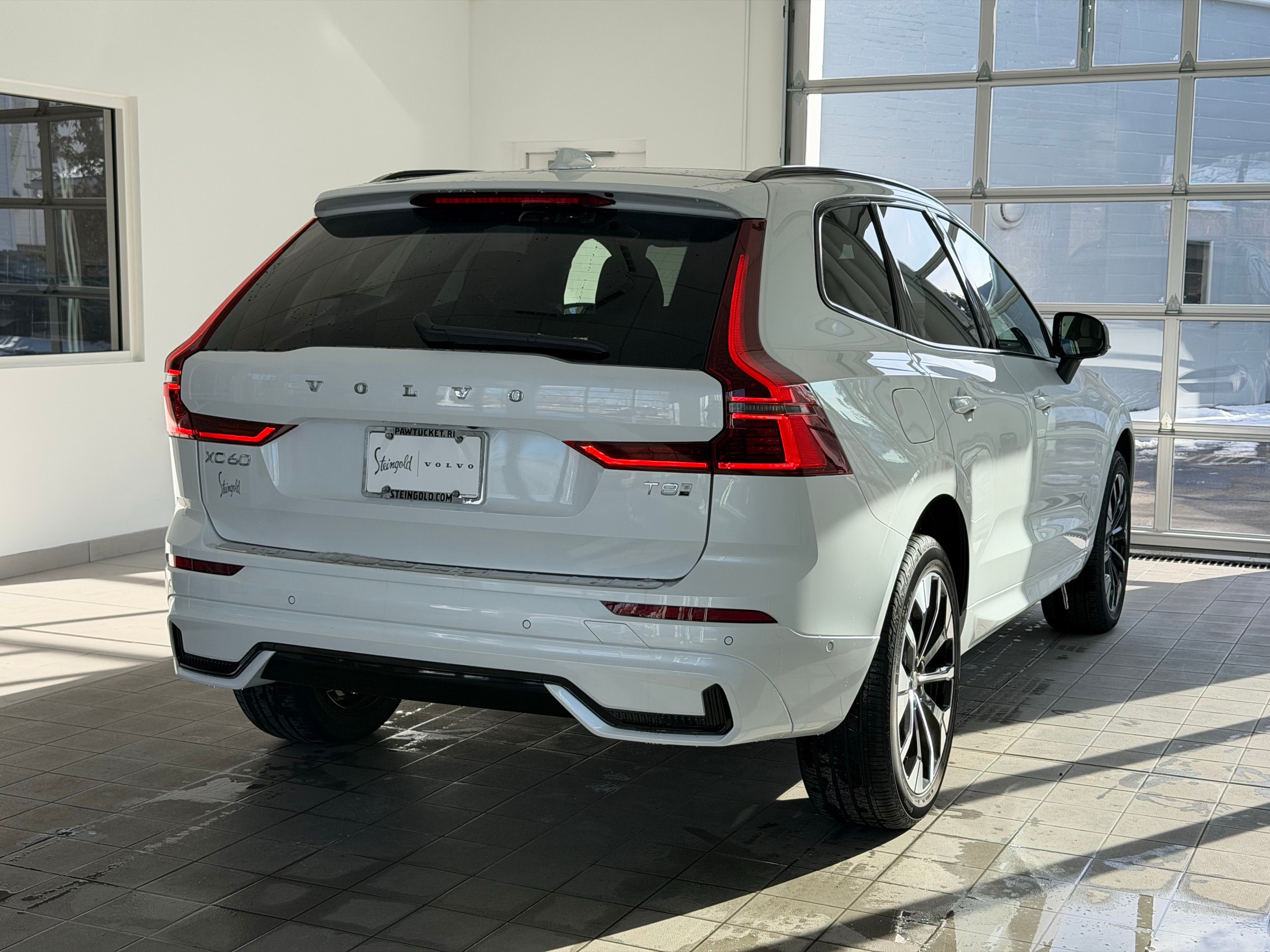new 2026 Volvo XC60 plug-in hybrid car, priced at $69,285