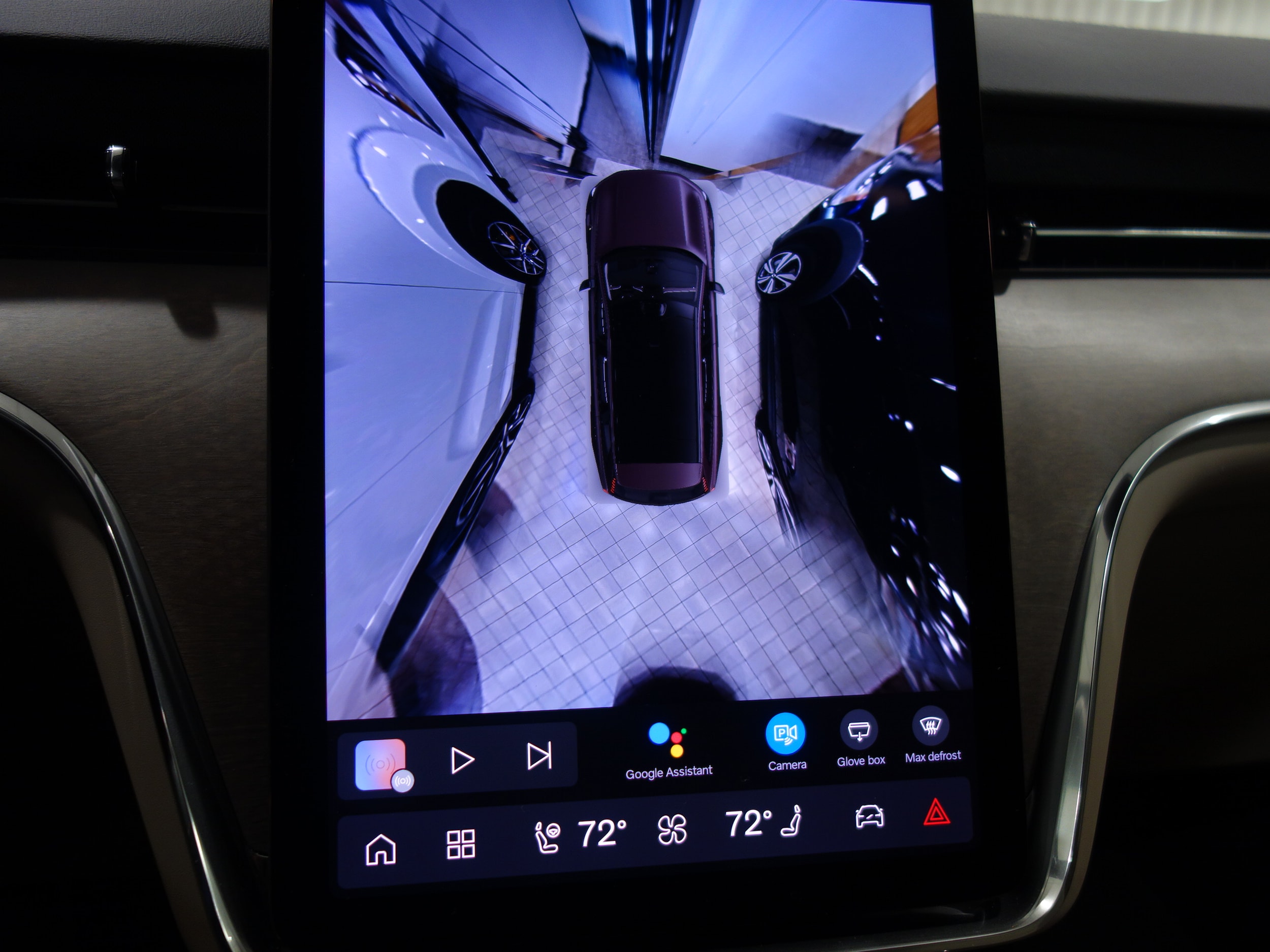 new 2025 Volvo EX90 car, priced at $90,140