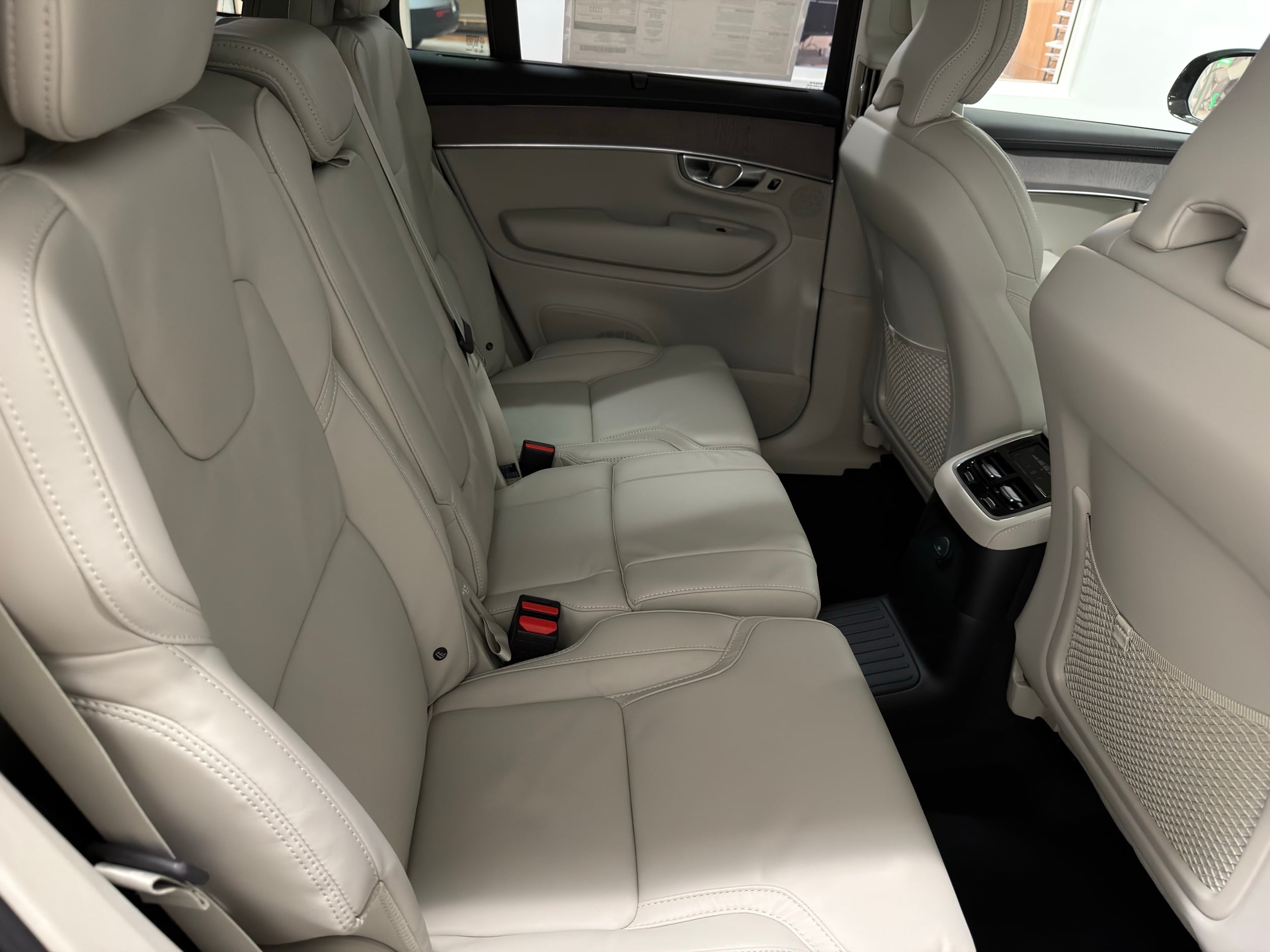 new 2026 Volvo XC90 plug-in hybrid car, priced at $86,200